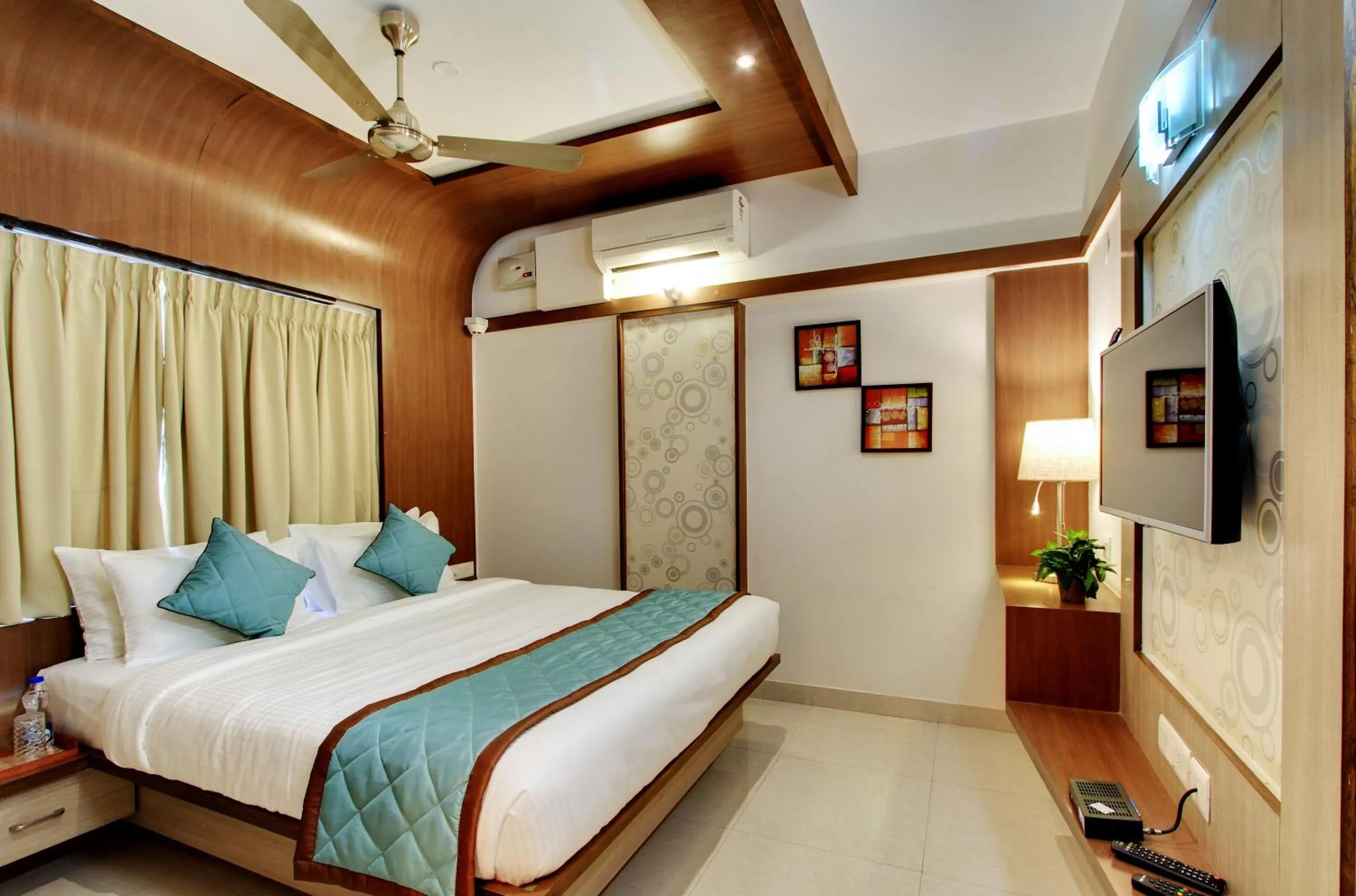 Bedroom, Bed in White Castle Boutique Apartment Hotel