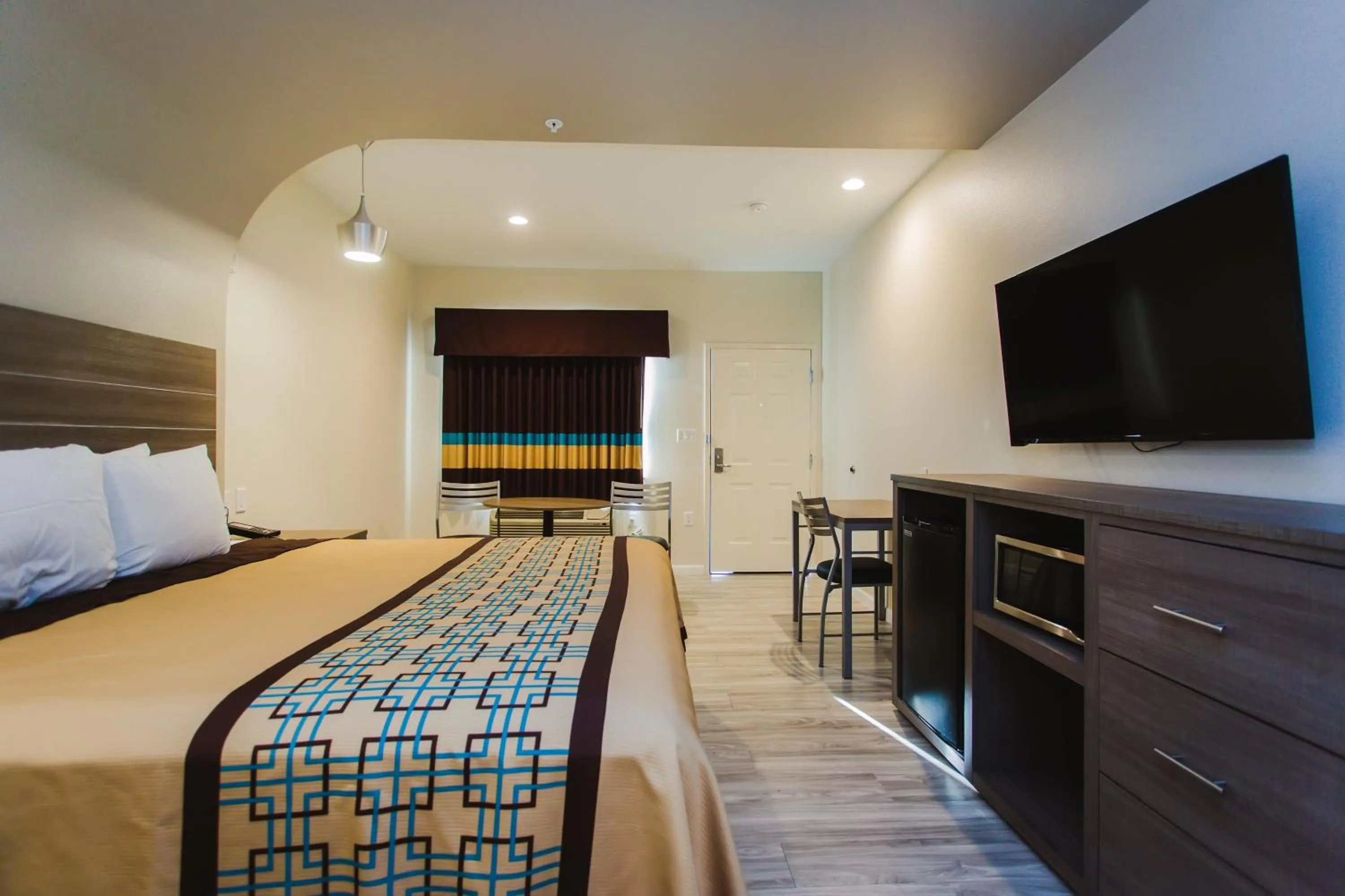 Bed in Scottish Inns & Suites Atascocita