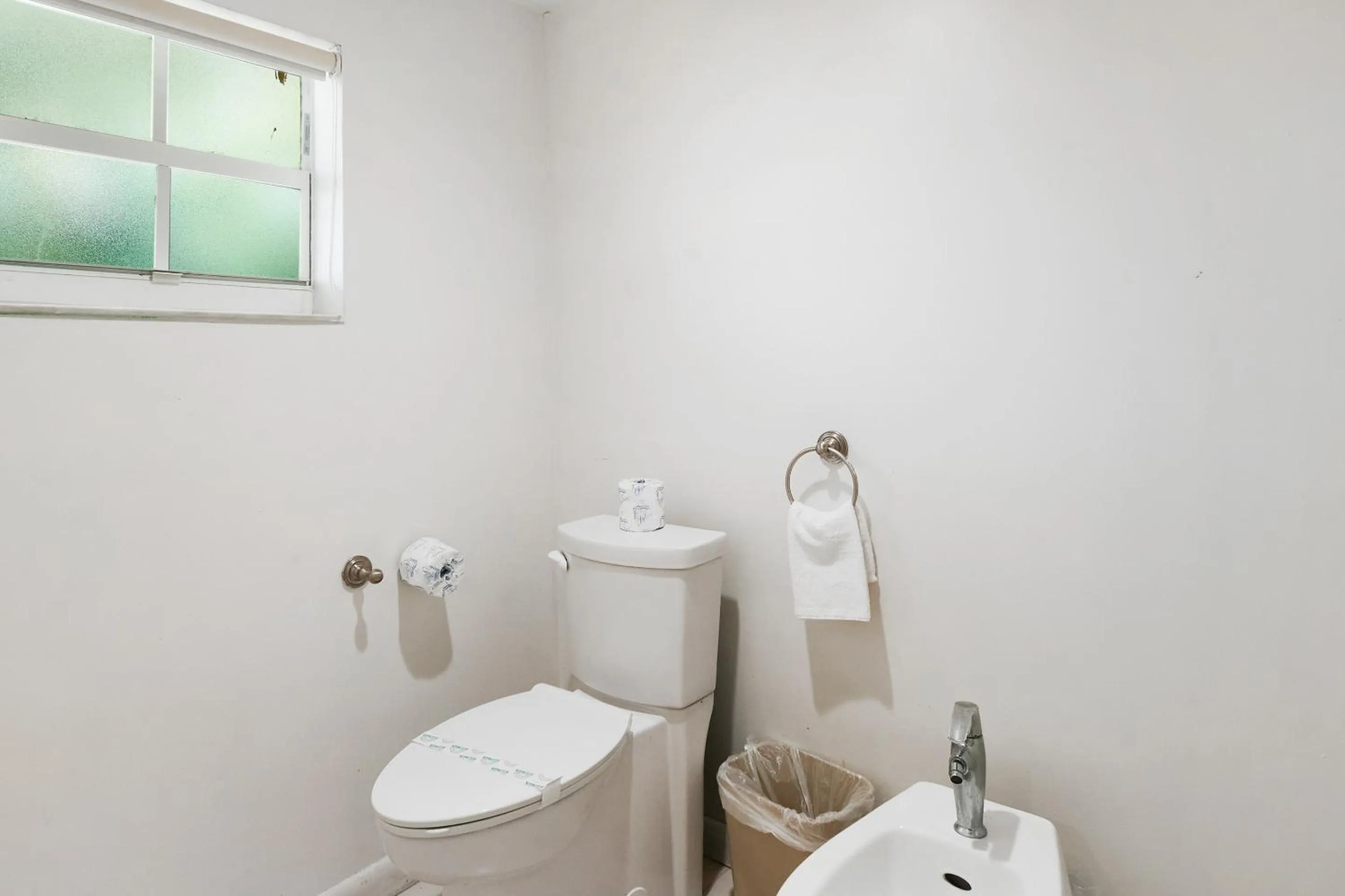 Bathroom in OYO Hotel Coral Gables - Miami Airport