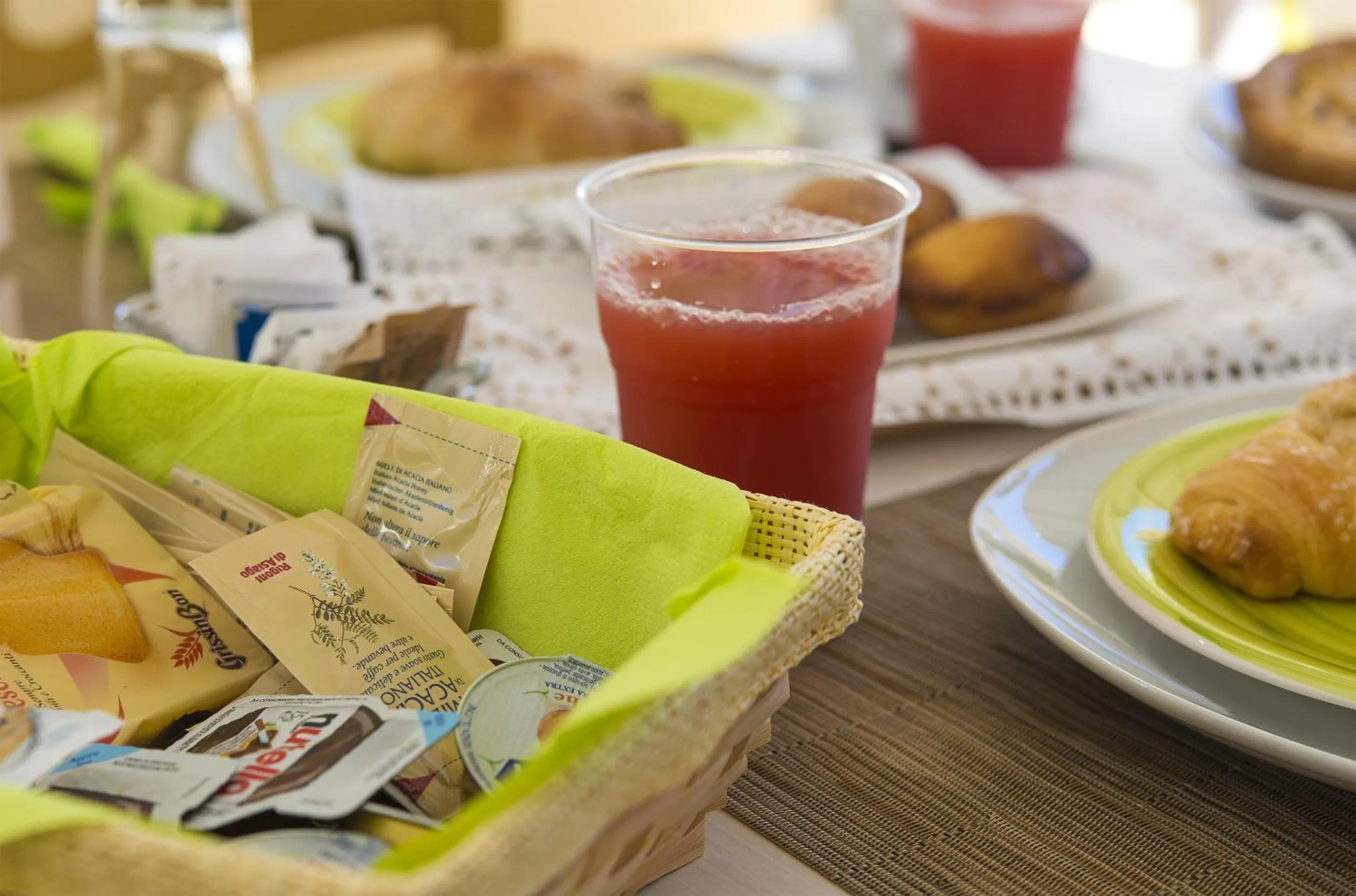 Food and drinks in Notos b&b