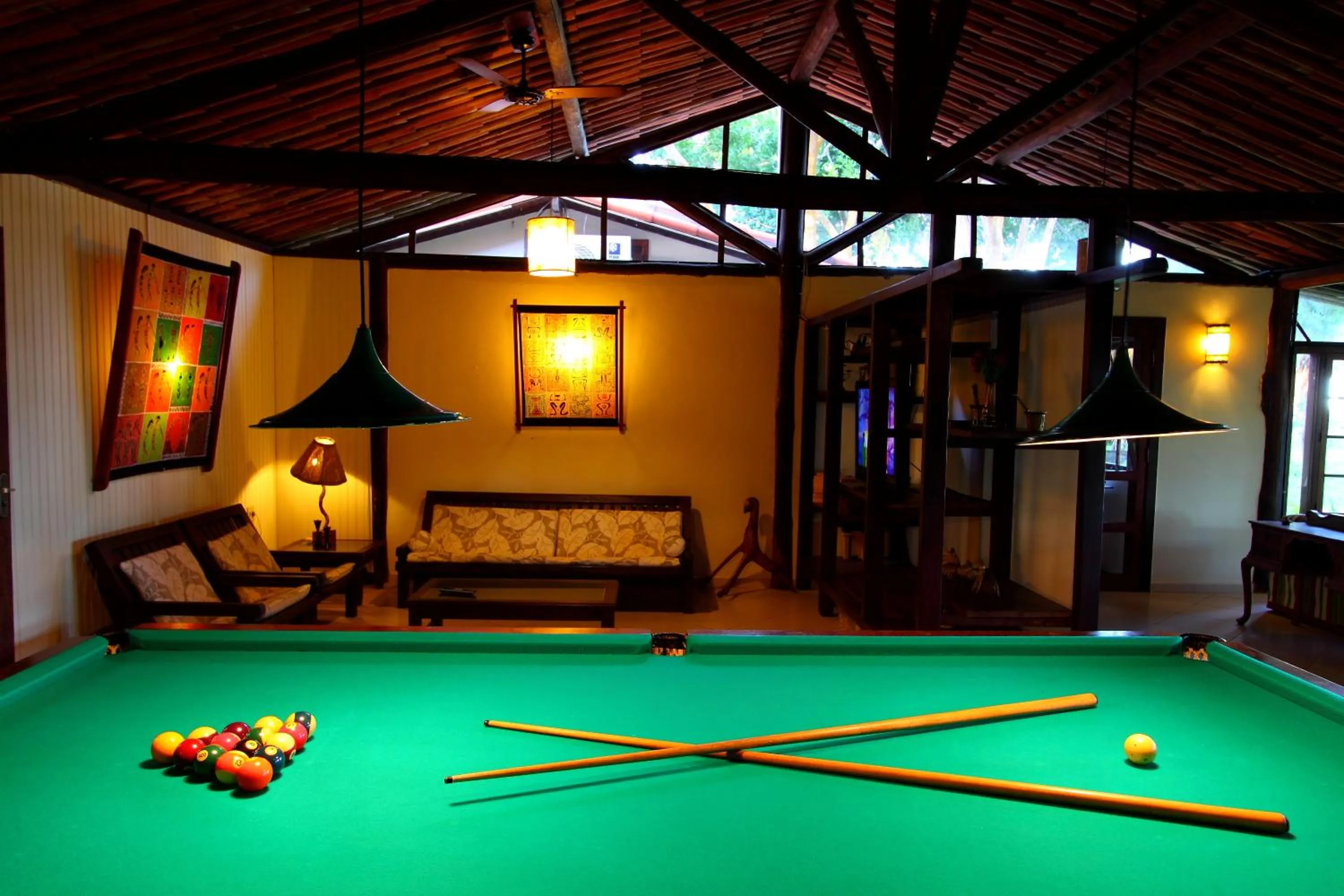 Communal lounge/ TV room in Canto d Alvorada Hotel Pousada