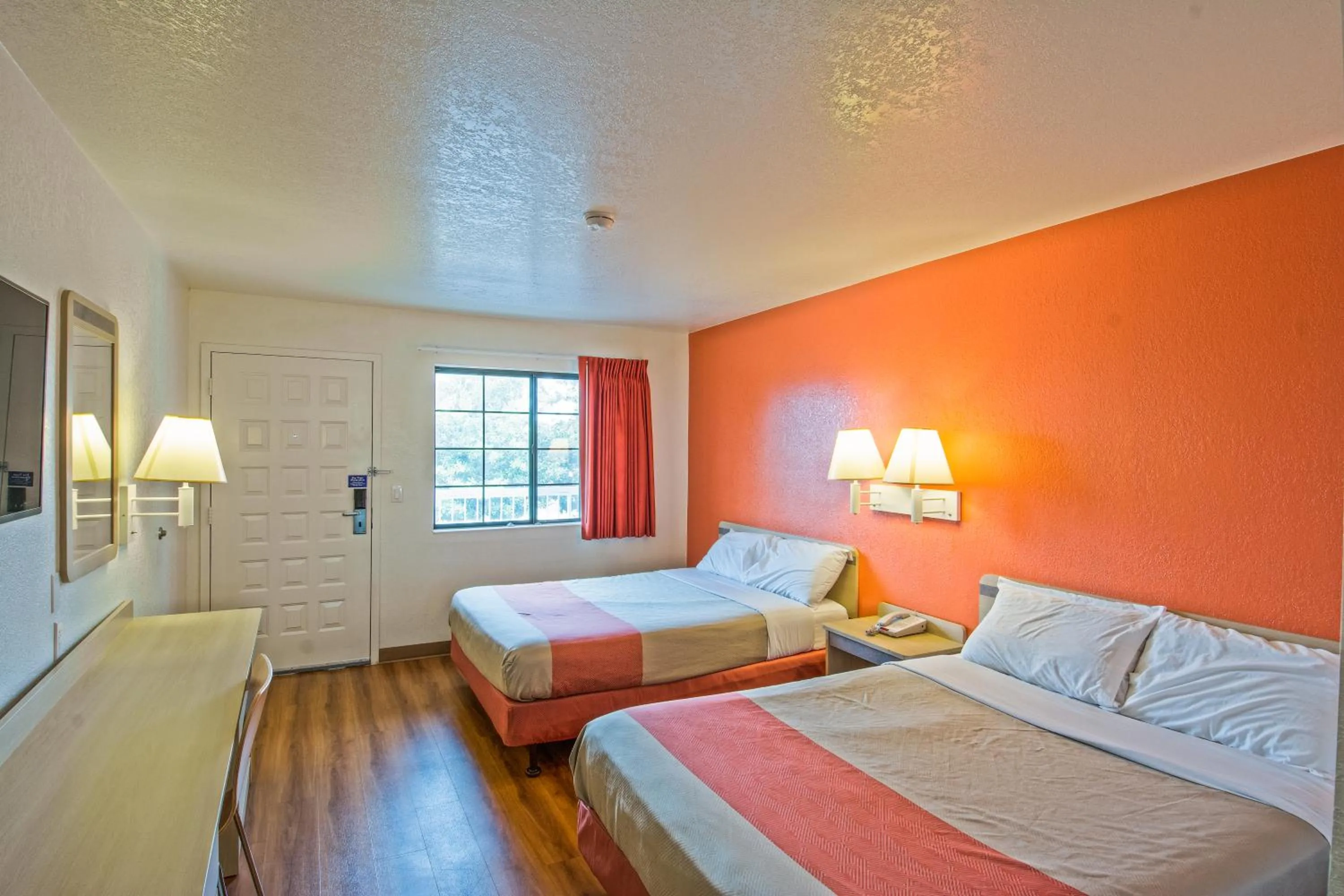 Bedroom, Bed in Motel 6-Redding, CA - South