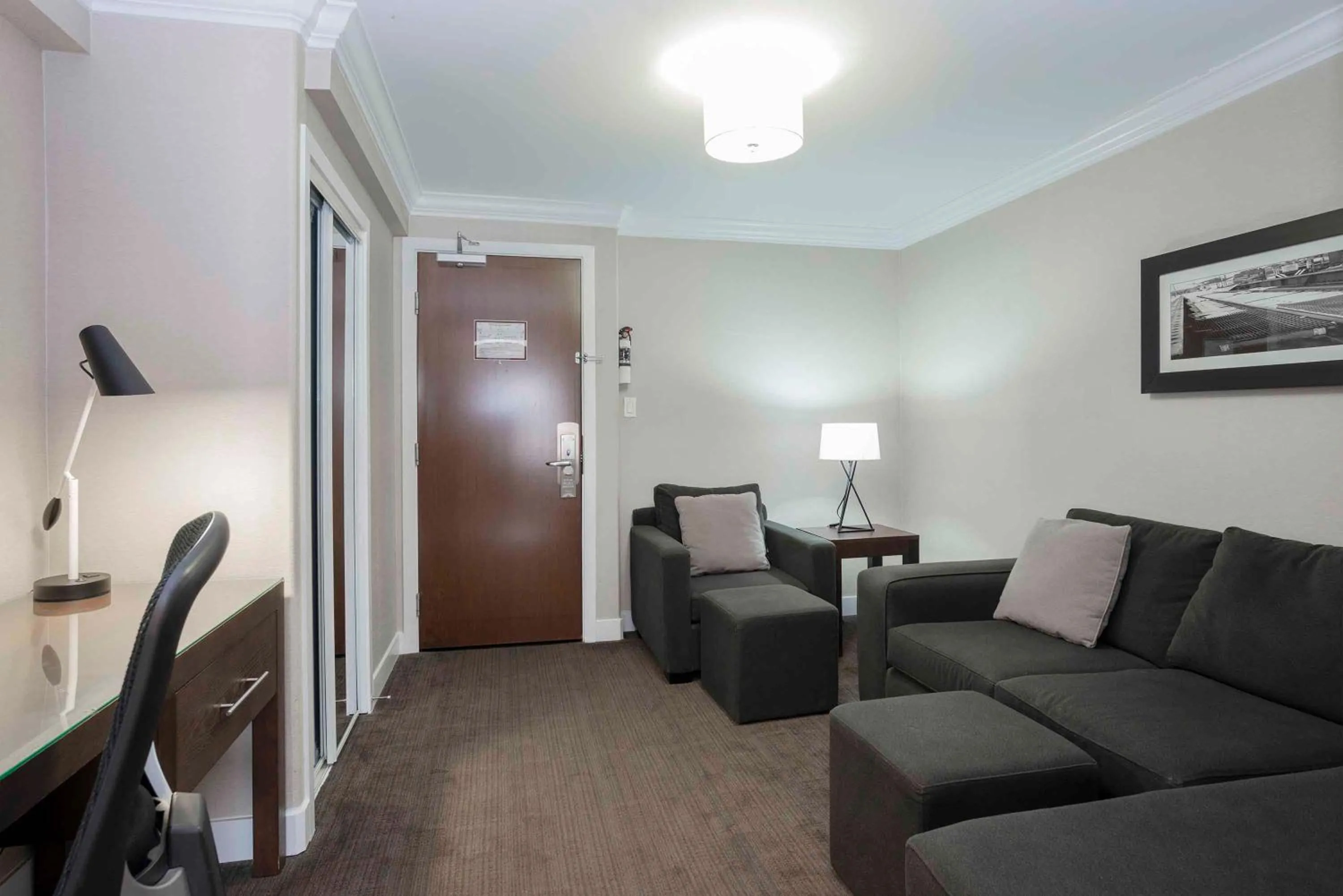 Photo of the whole room in Sandman Signature Prince George Hotel