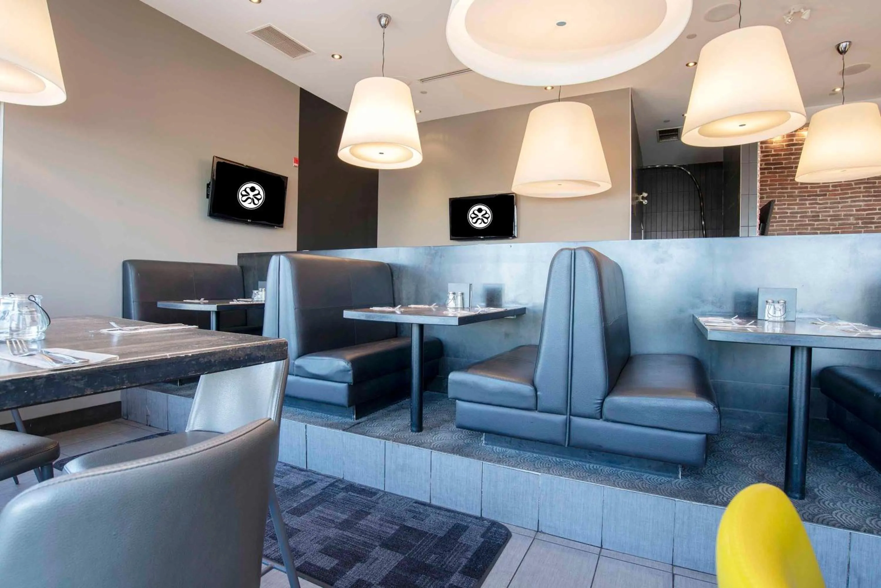 Restaurant/places to eat in Sandman Signature Prince George Hotel