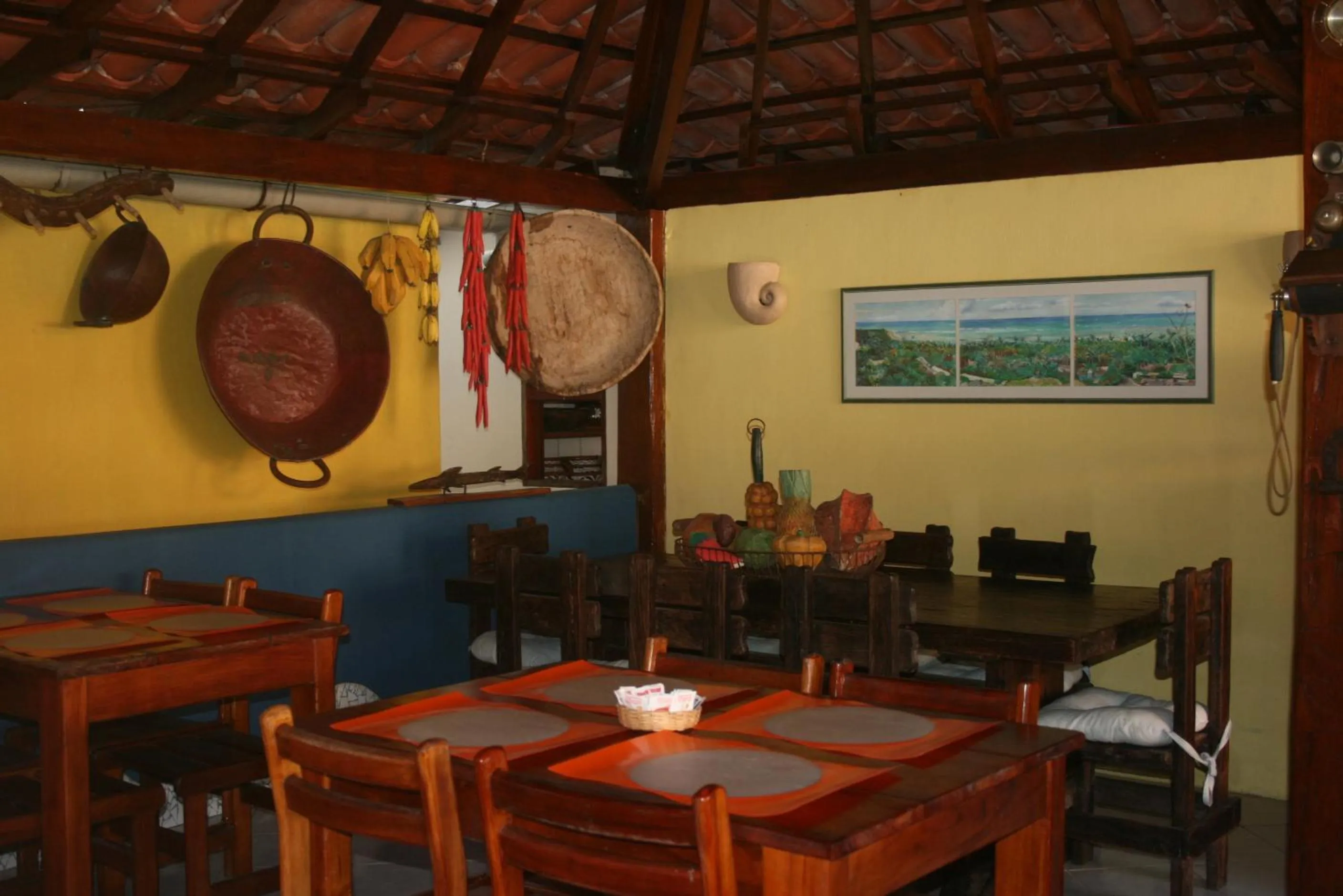 Restaurant/places to eat in Pousada Bemvirá