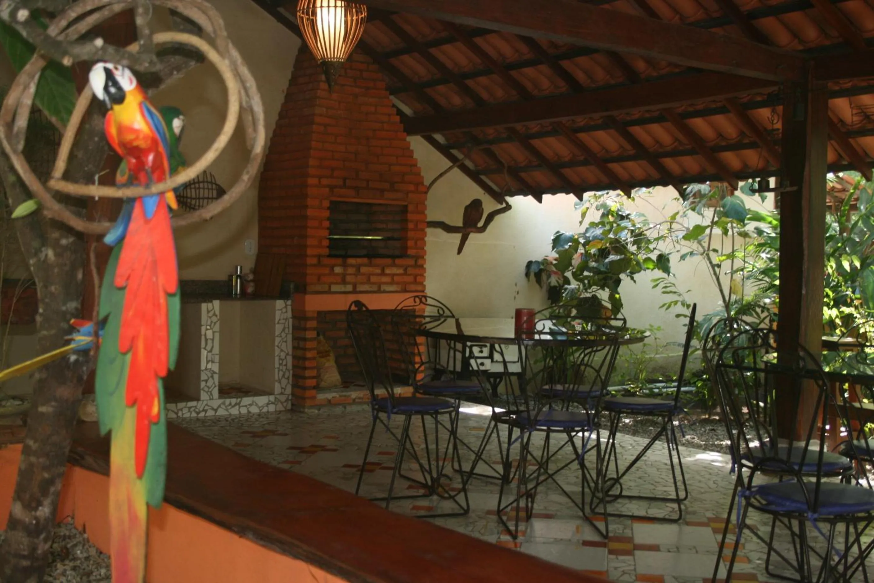 Restaurant/places to eat in Pousada Bemvirá