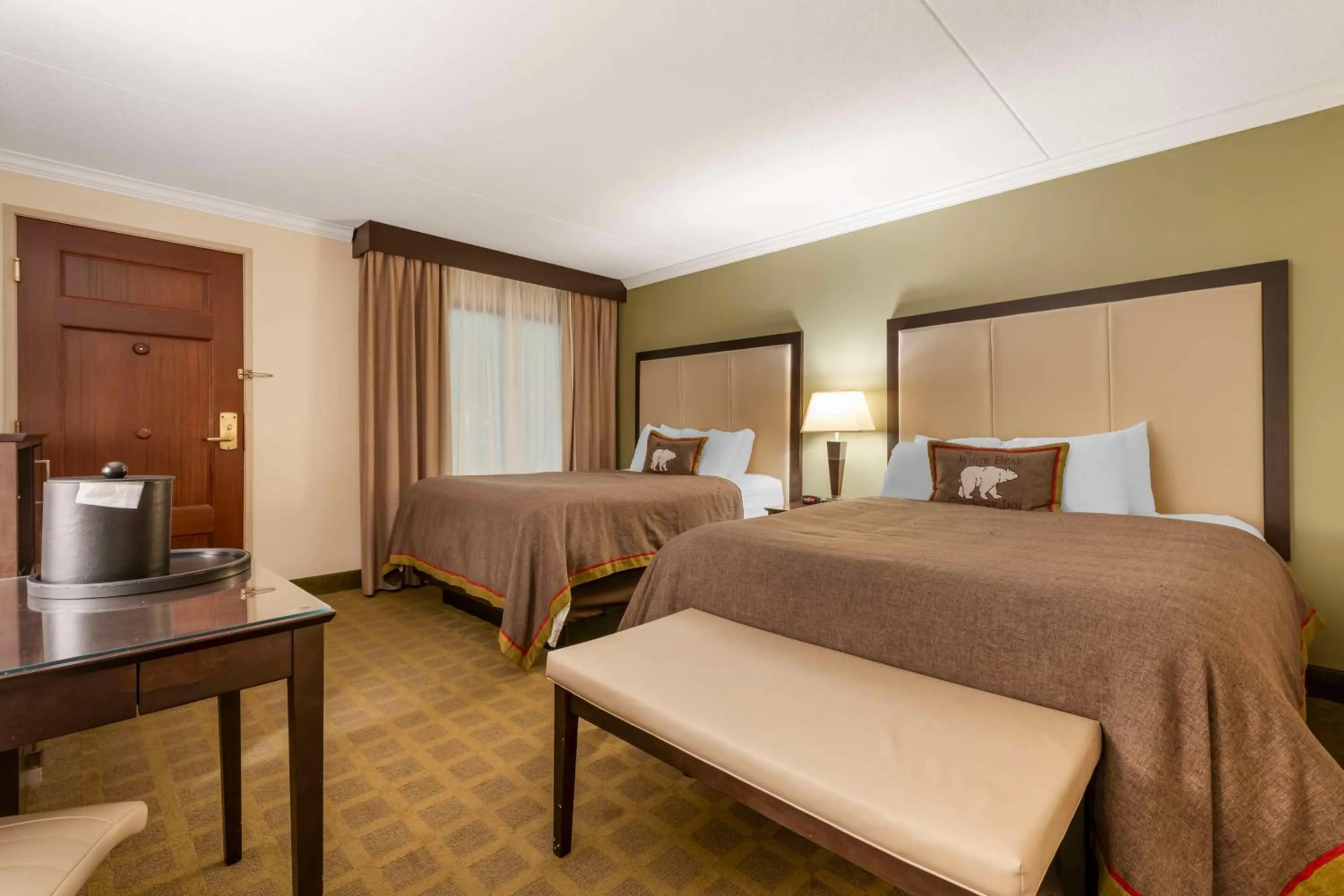 Bedroom, Bed in Best Western Plus White Bear Country Inn