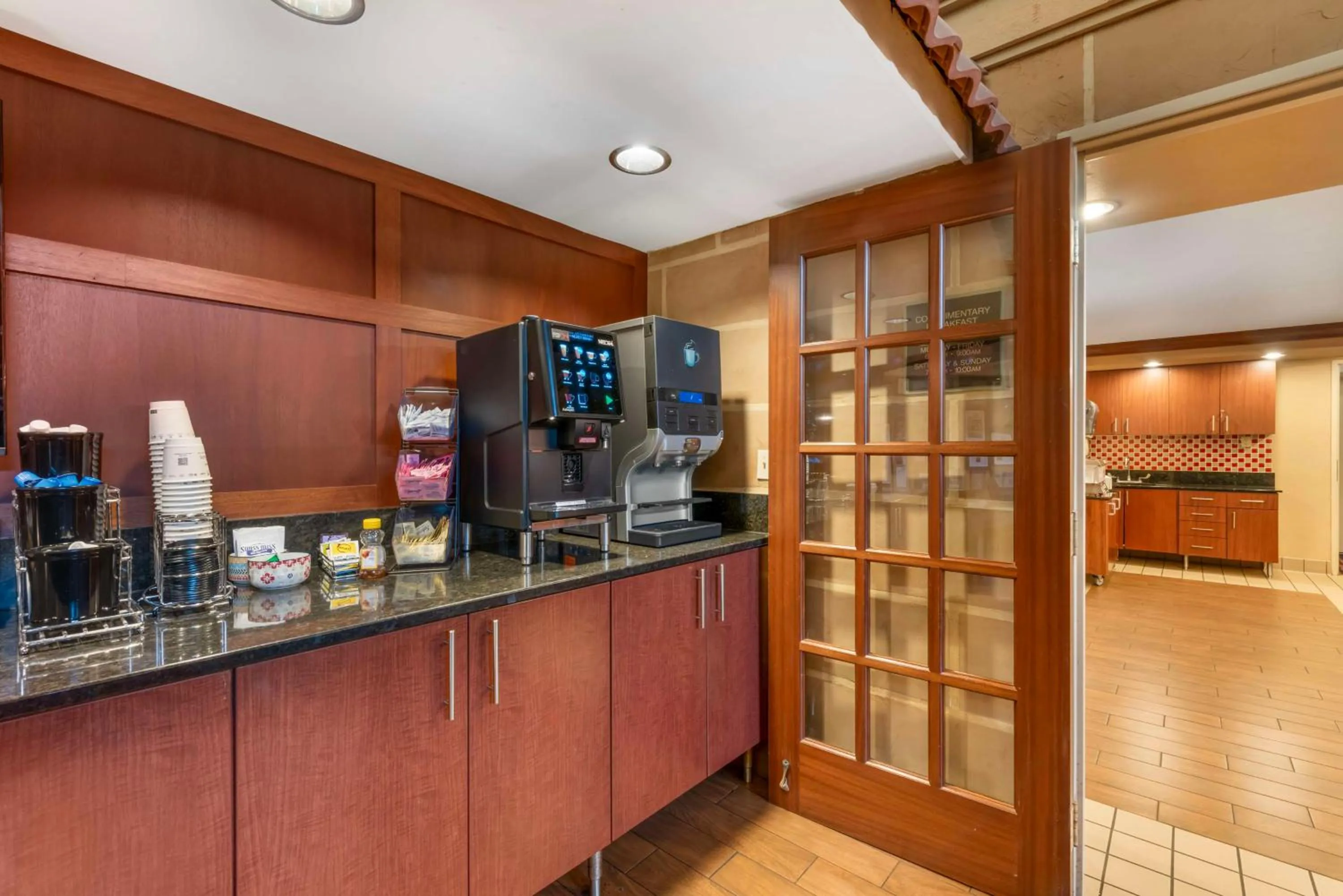 Breakfast in Best Western Plus White Bear Country Inn