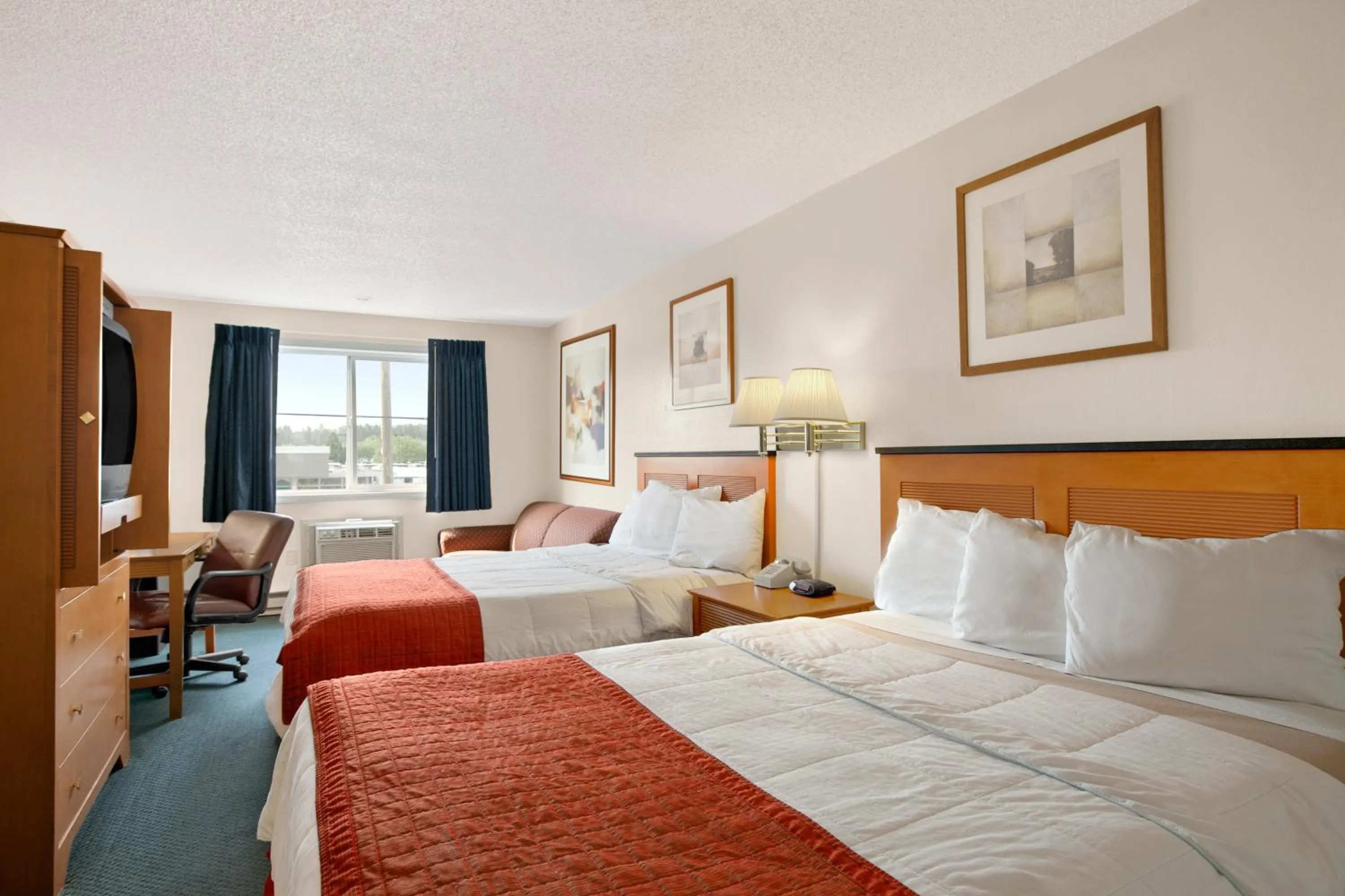 Photo of the whole room in Travelodge by Wyndham Port of Tacoma WA
