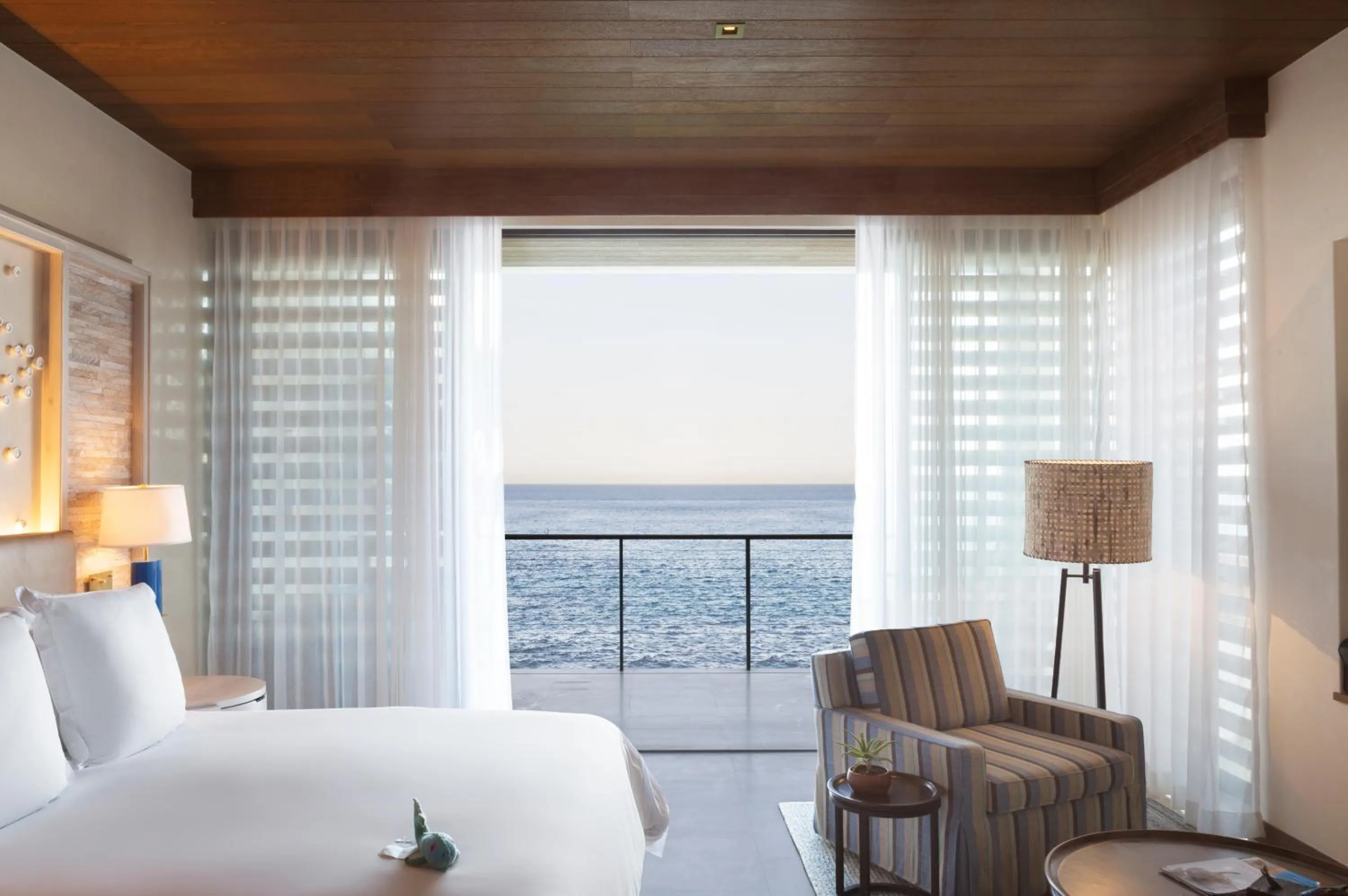 Sea view, Bed in Chileno Bay Resort & Residences, Auberge Collection