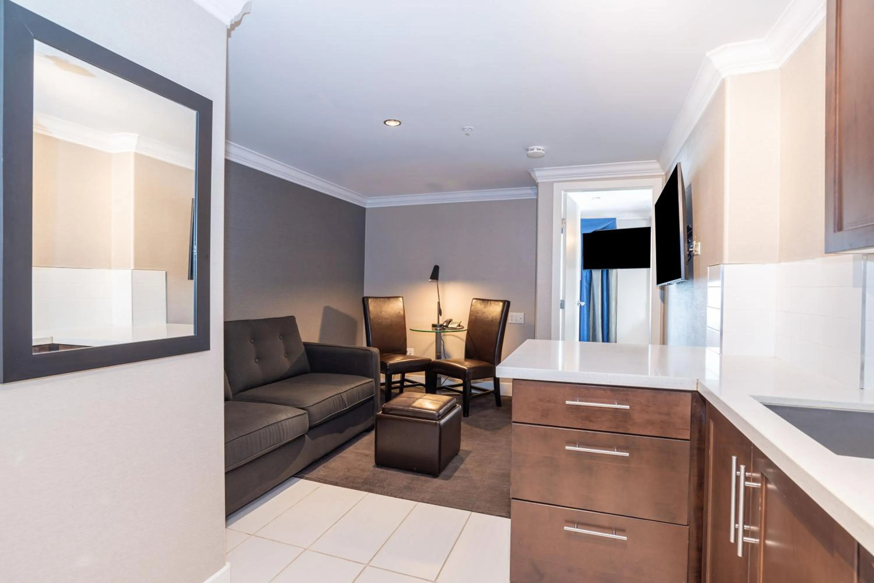 Photo of the whole room in Sandman Signature Edmonton South Hotel