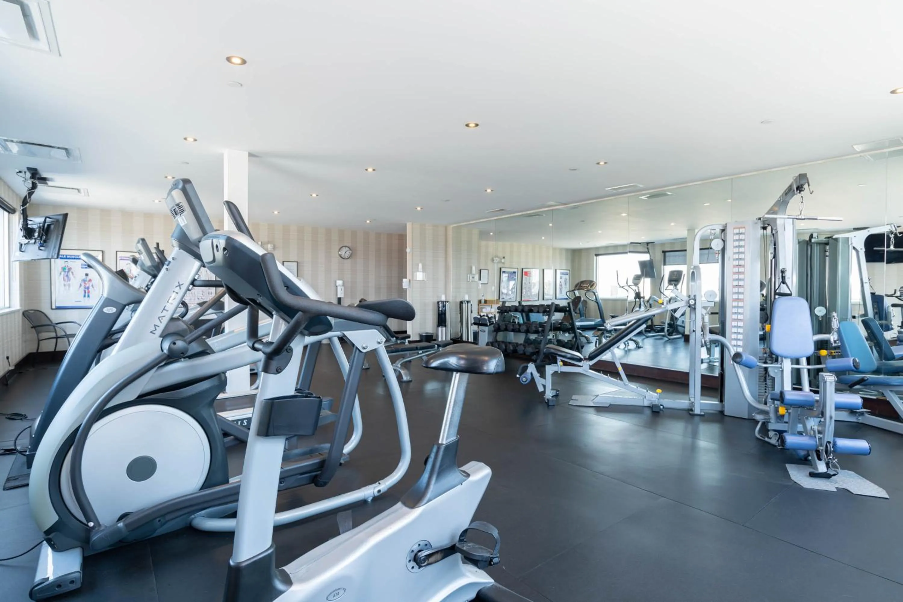 Fitness centre/facilities in Sandman Signature Edmonton South Hotel