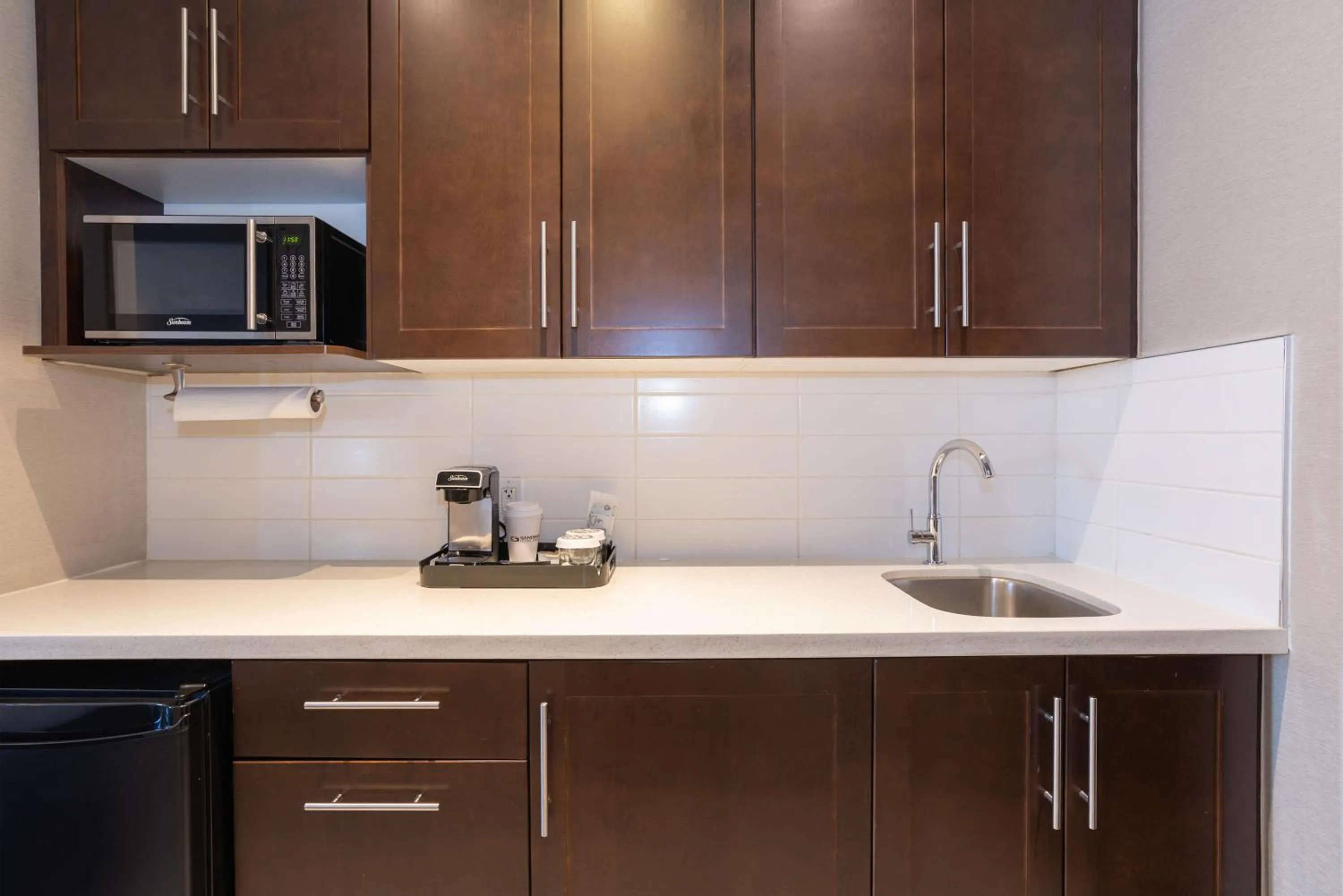Kitchen or kitchenette in Sandman Signature Edmonton South Hotel