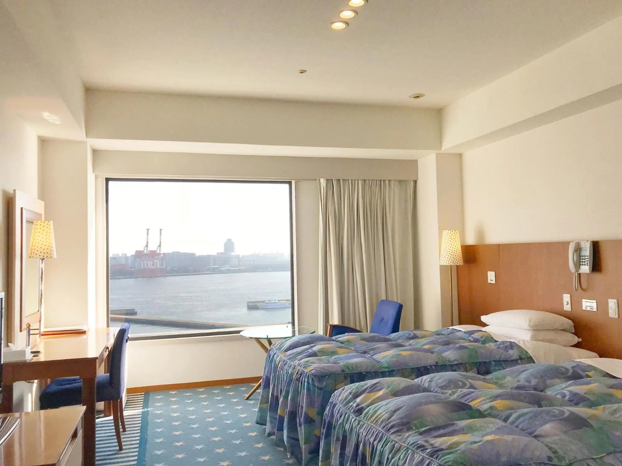 Photo of the whole room, Bed in Hotel Seagull Tenpozan Osaka