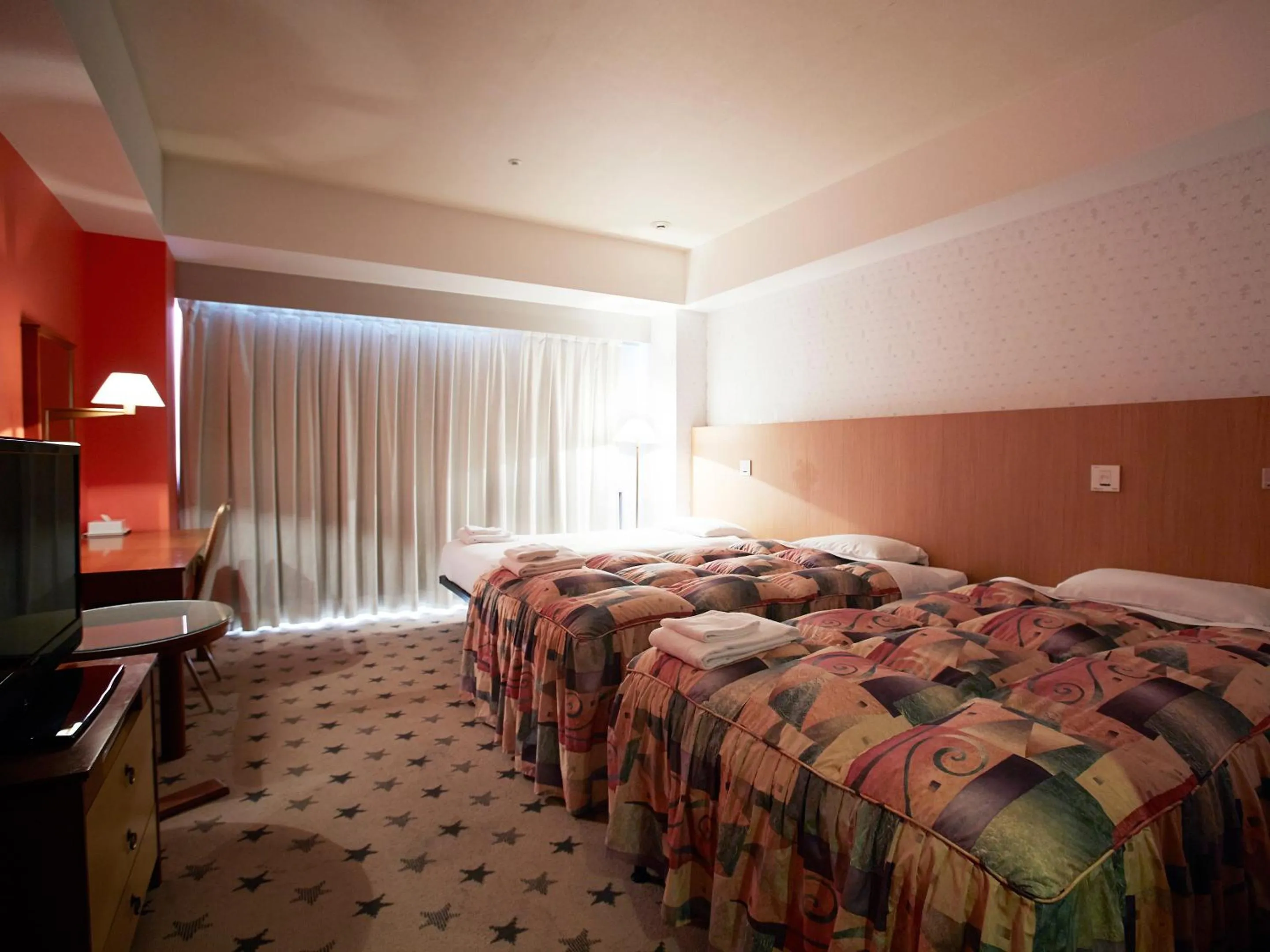 Photo of the whole room, Bed in Hotel Seagull Tenpozan Osaka