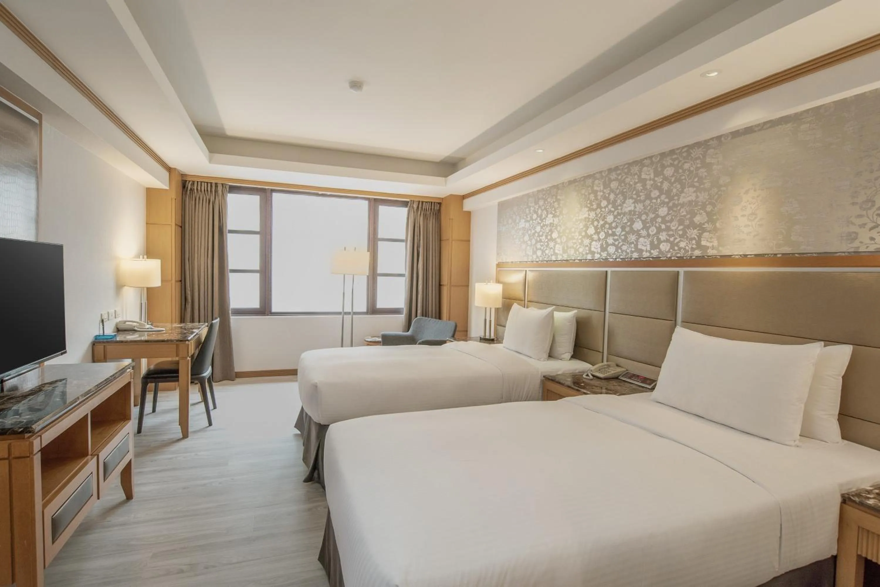 Deluxe Twin Room in Hotel Dion