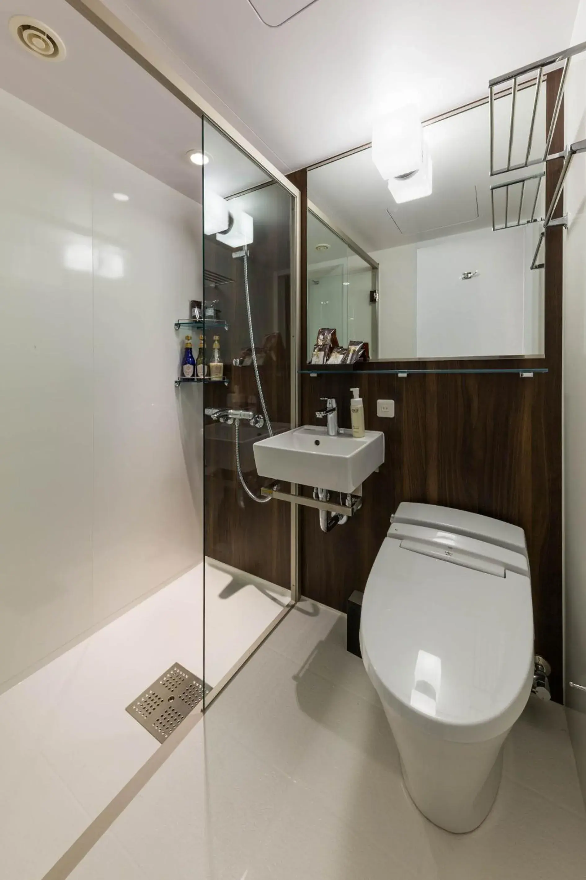 Twin Room - single occupancy in N Gate Hotel Osaka Twin Room - single occupancy in N Gate Hotel Osaka