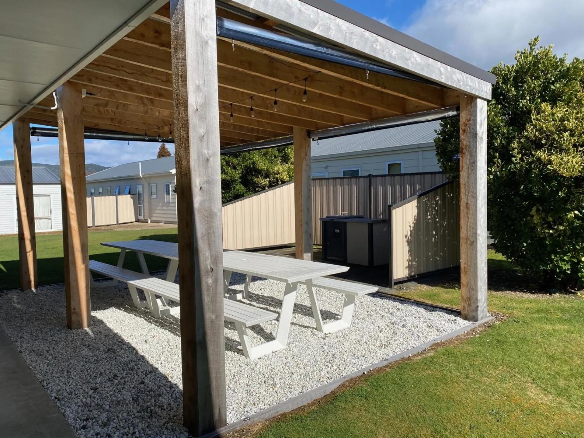 Property building in Parklands Motel & Apartments Te Anau