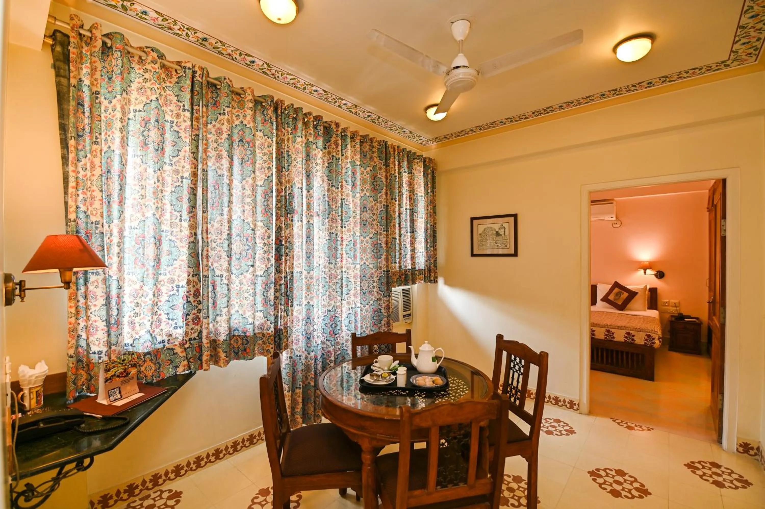 Living room in Om Niwas Suite Hotel