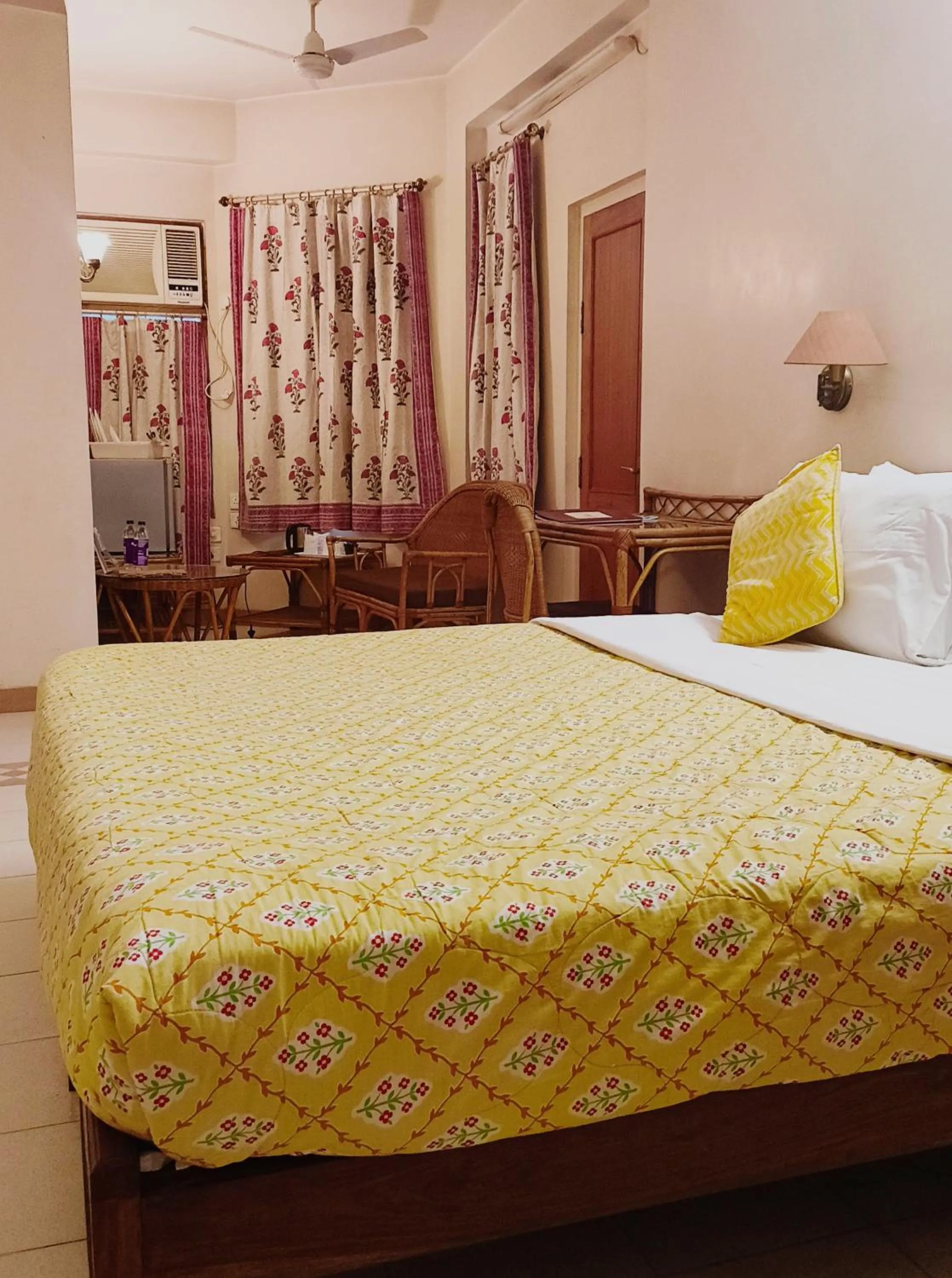 Bedroom, Bed in Om Niwas Suite Hotel