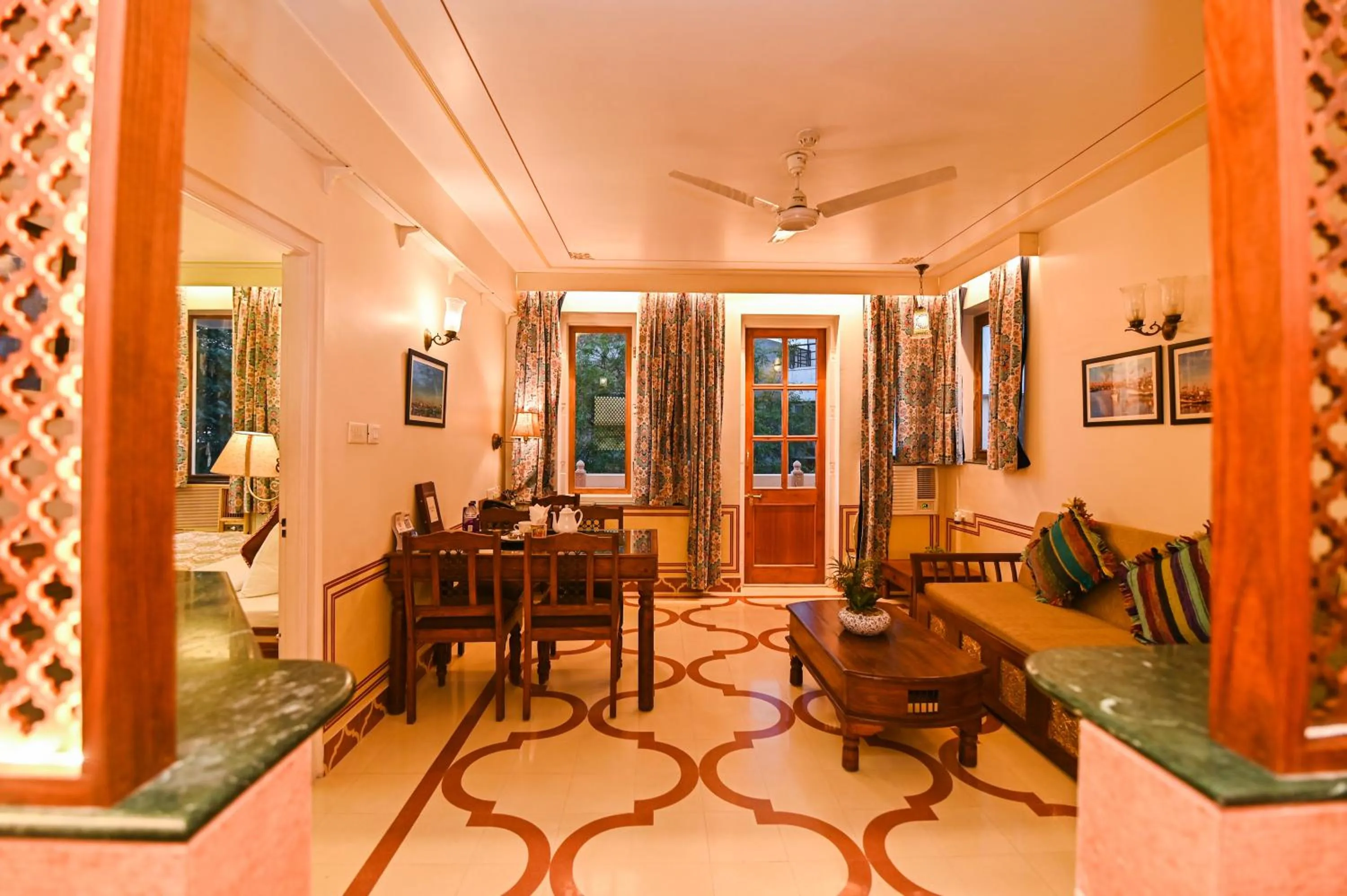 Living room in Om Niwas Suite Hotel