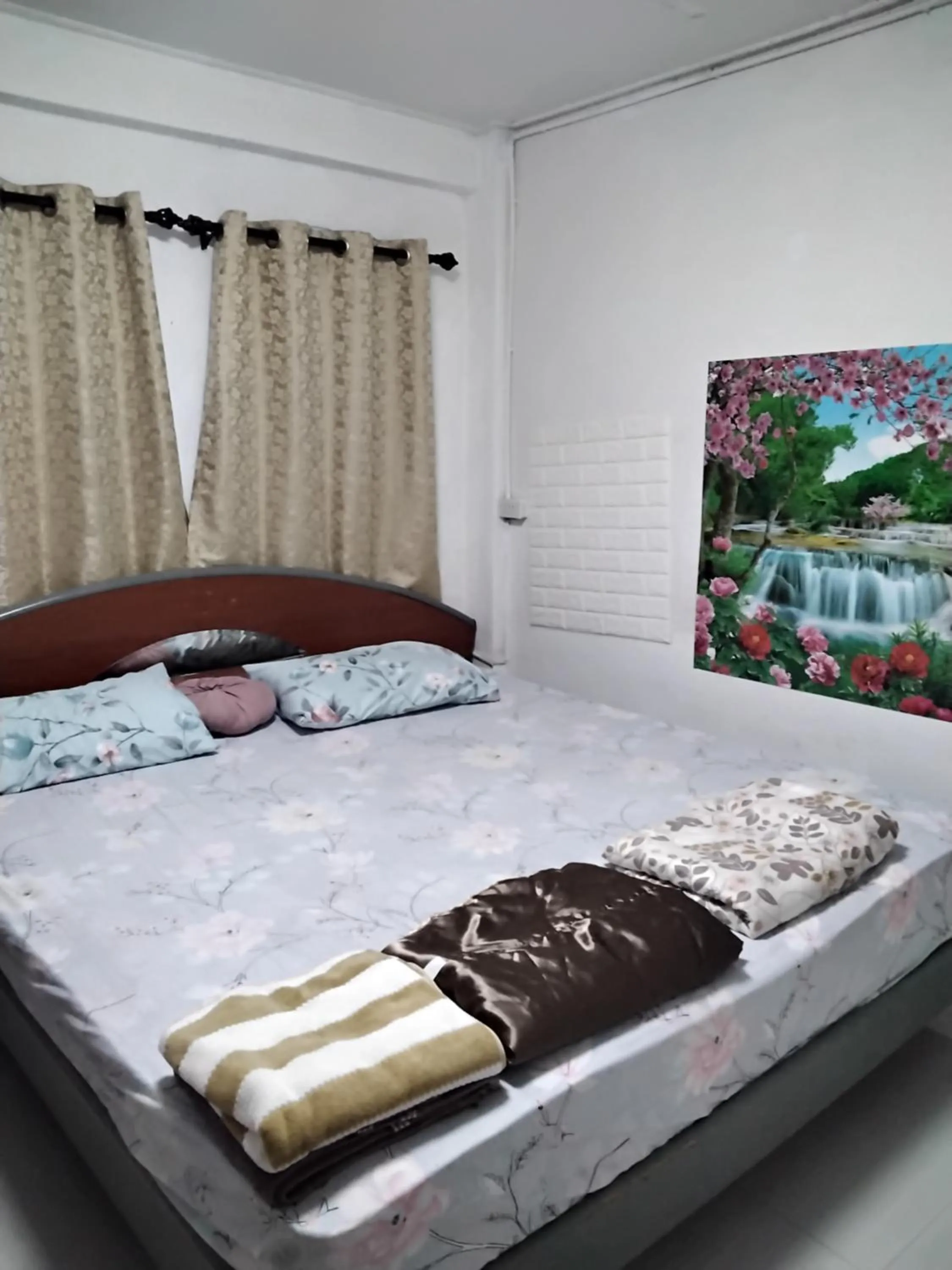 Bed in Danee Hostel
