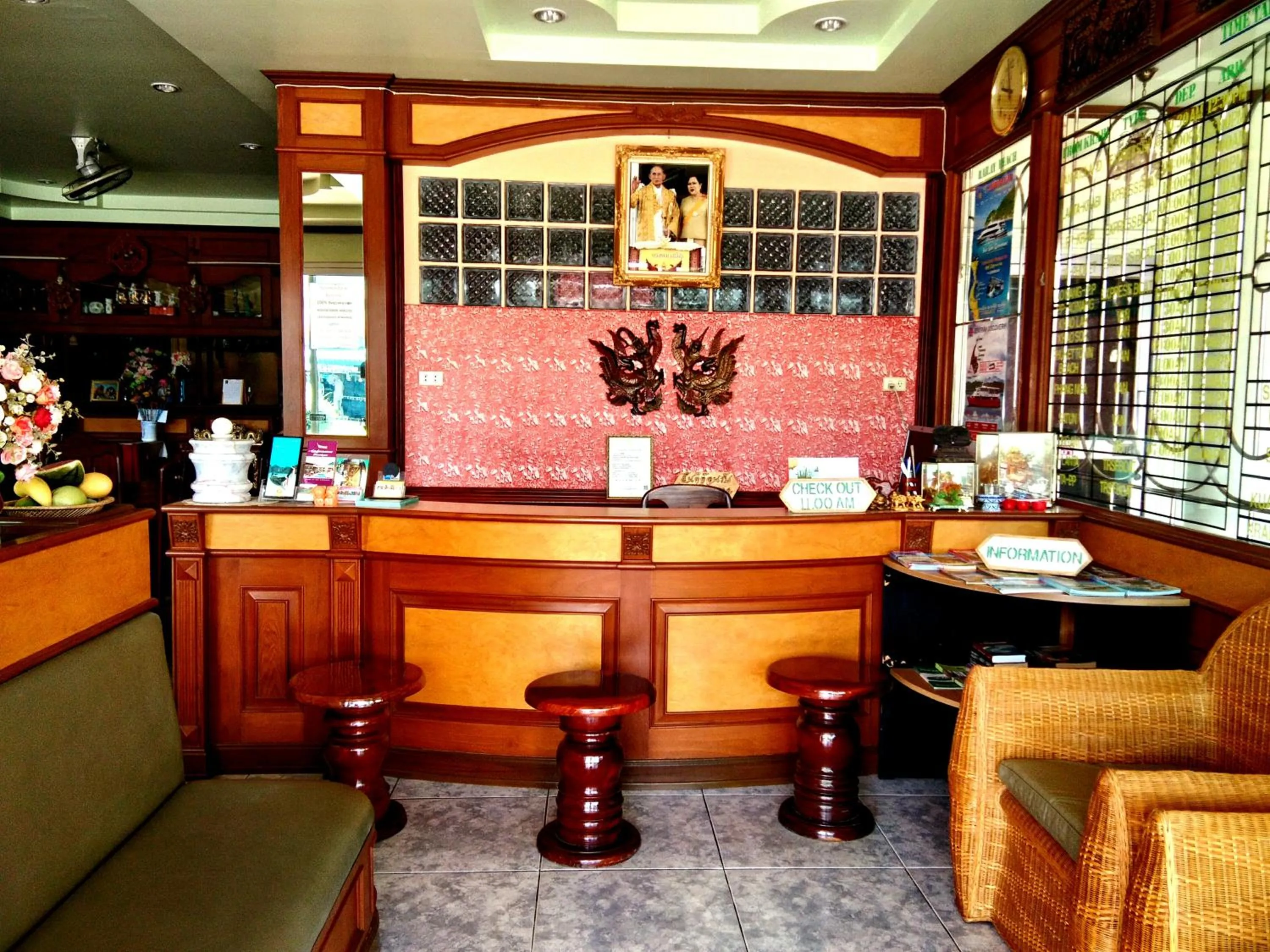 Lobby or reception in Thepparat Lodge Krabi