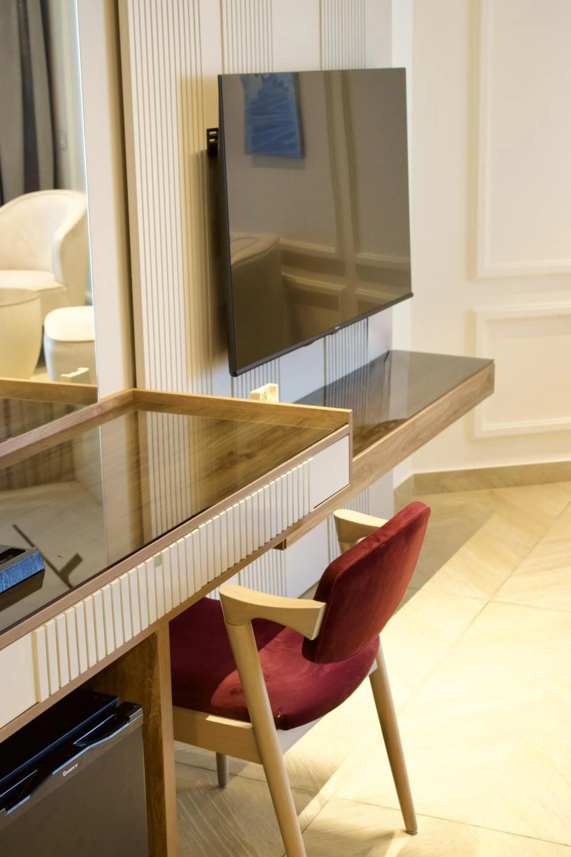 TV and multimedia in Coral Beach Hotel And Resort Beirut