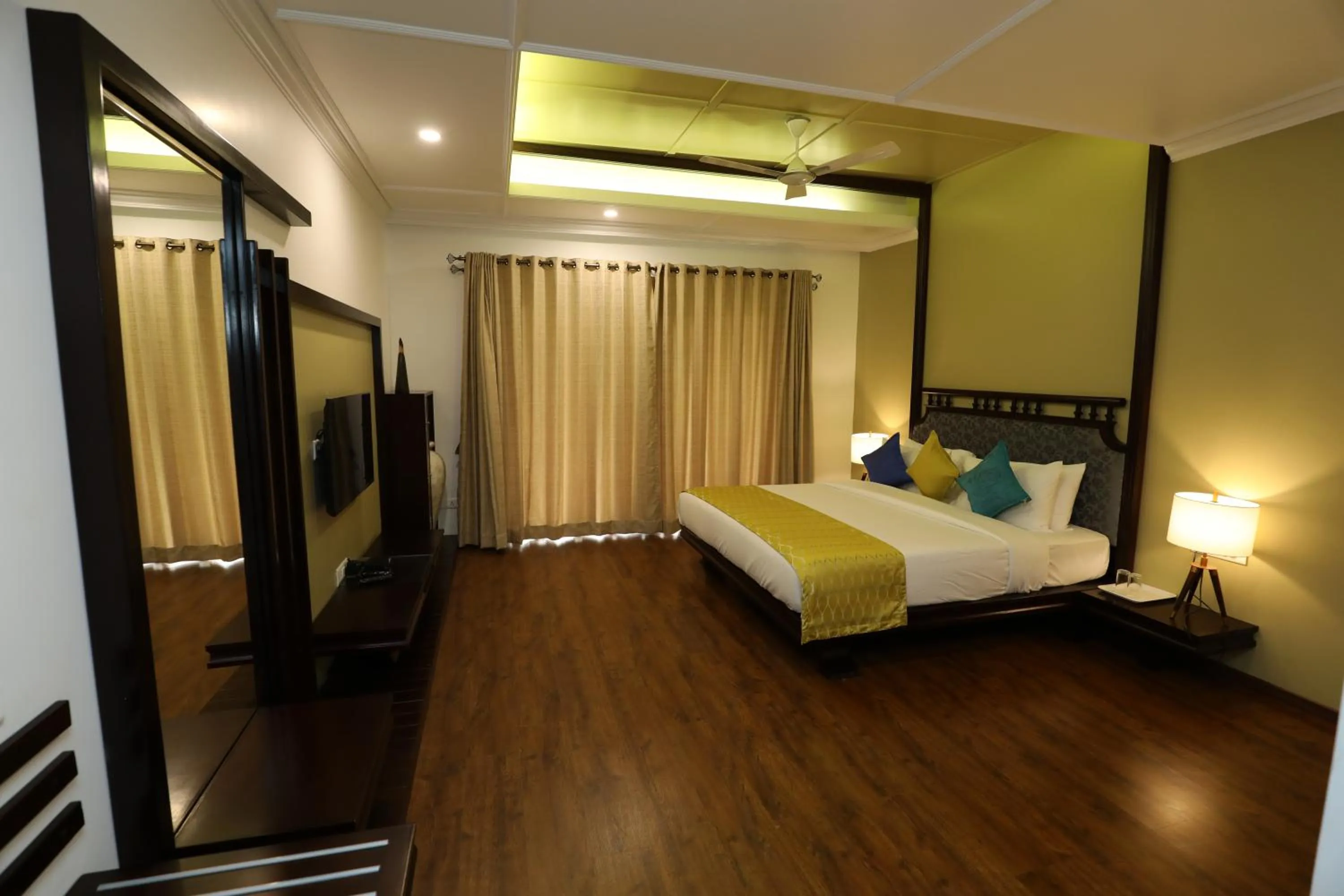 cot, Bed in The Ocean Pearl Resort And Spa