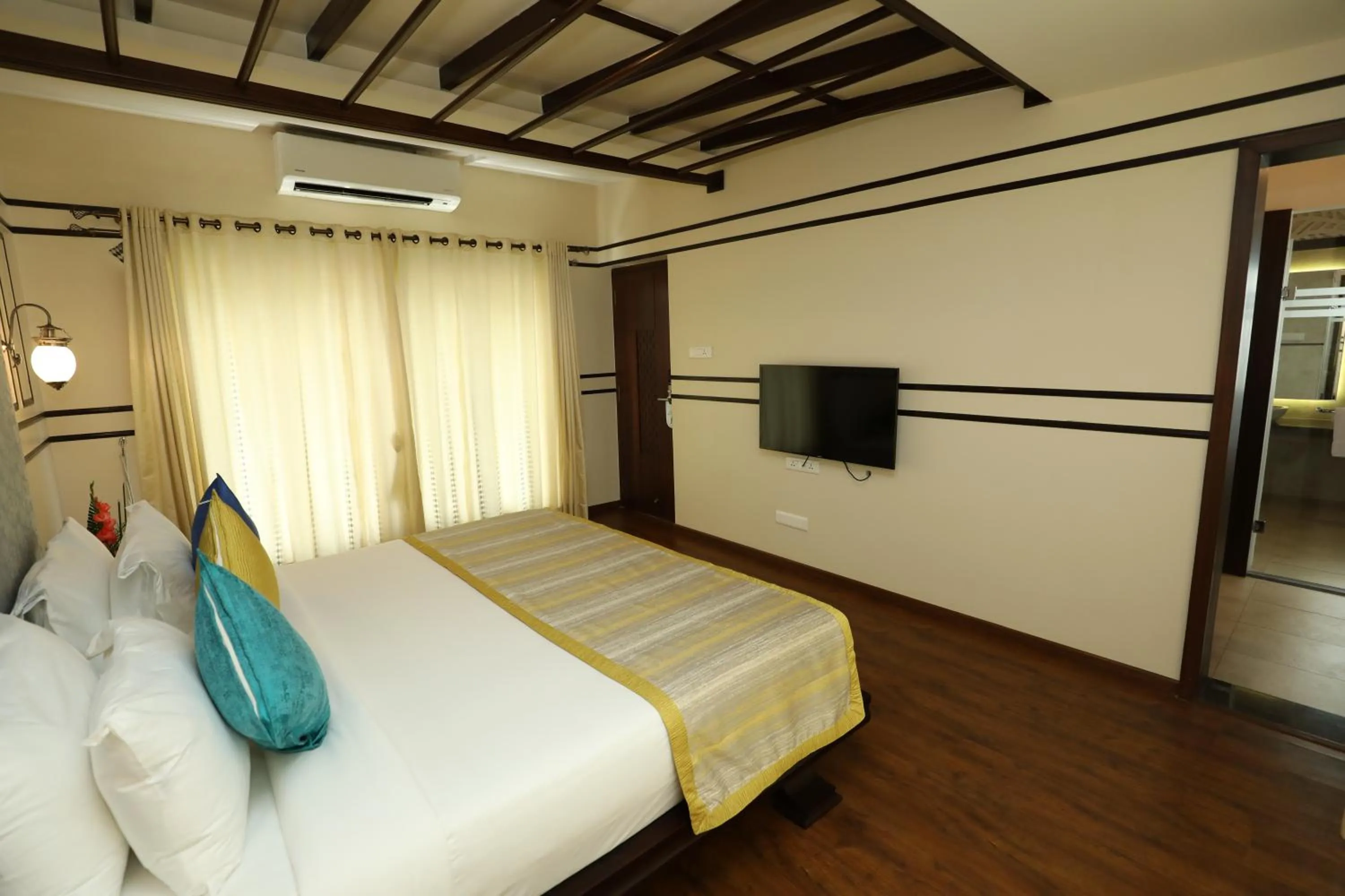 View (from property/room), Bed in The Ocean Pearl Resort And Spa