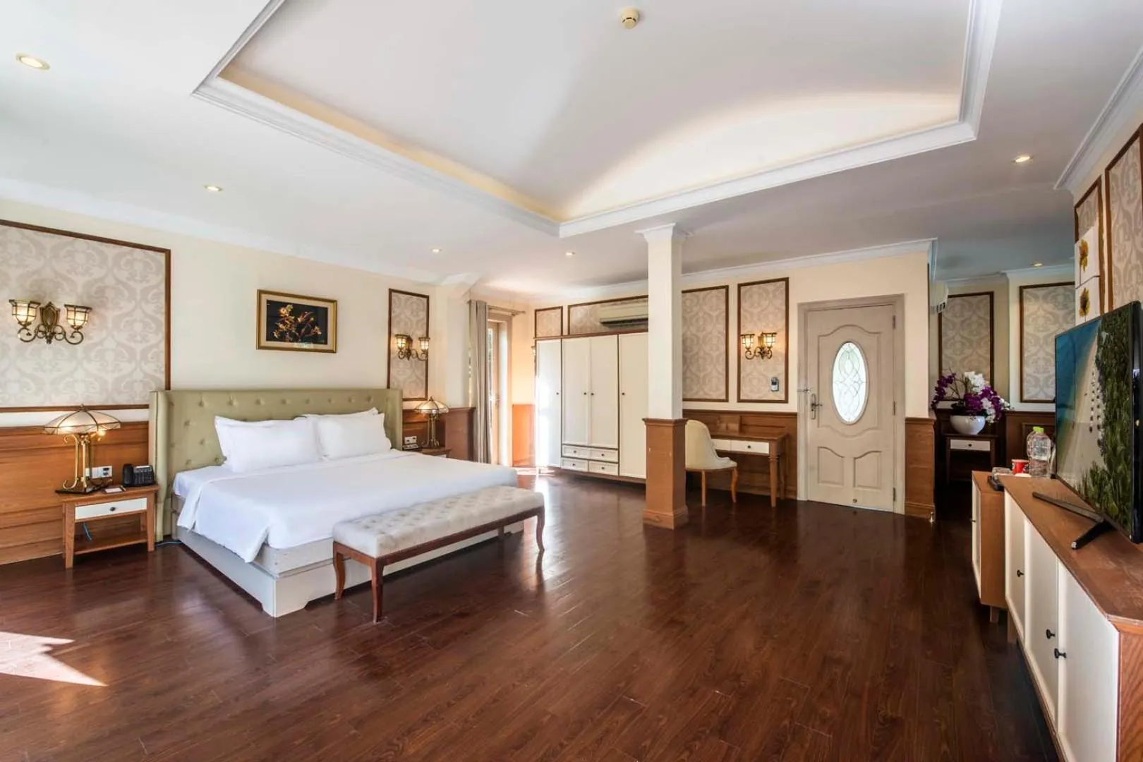 Bed in Hon Tam Resort