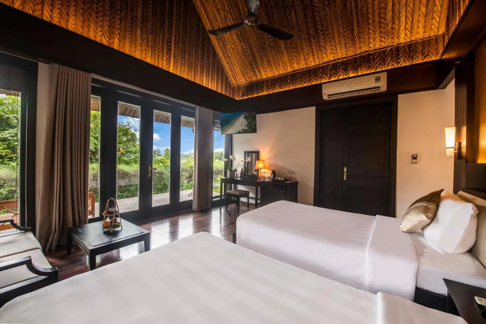 Sea view, Bed in Hon Tam Resort