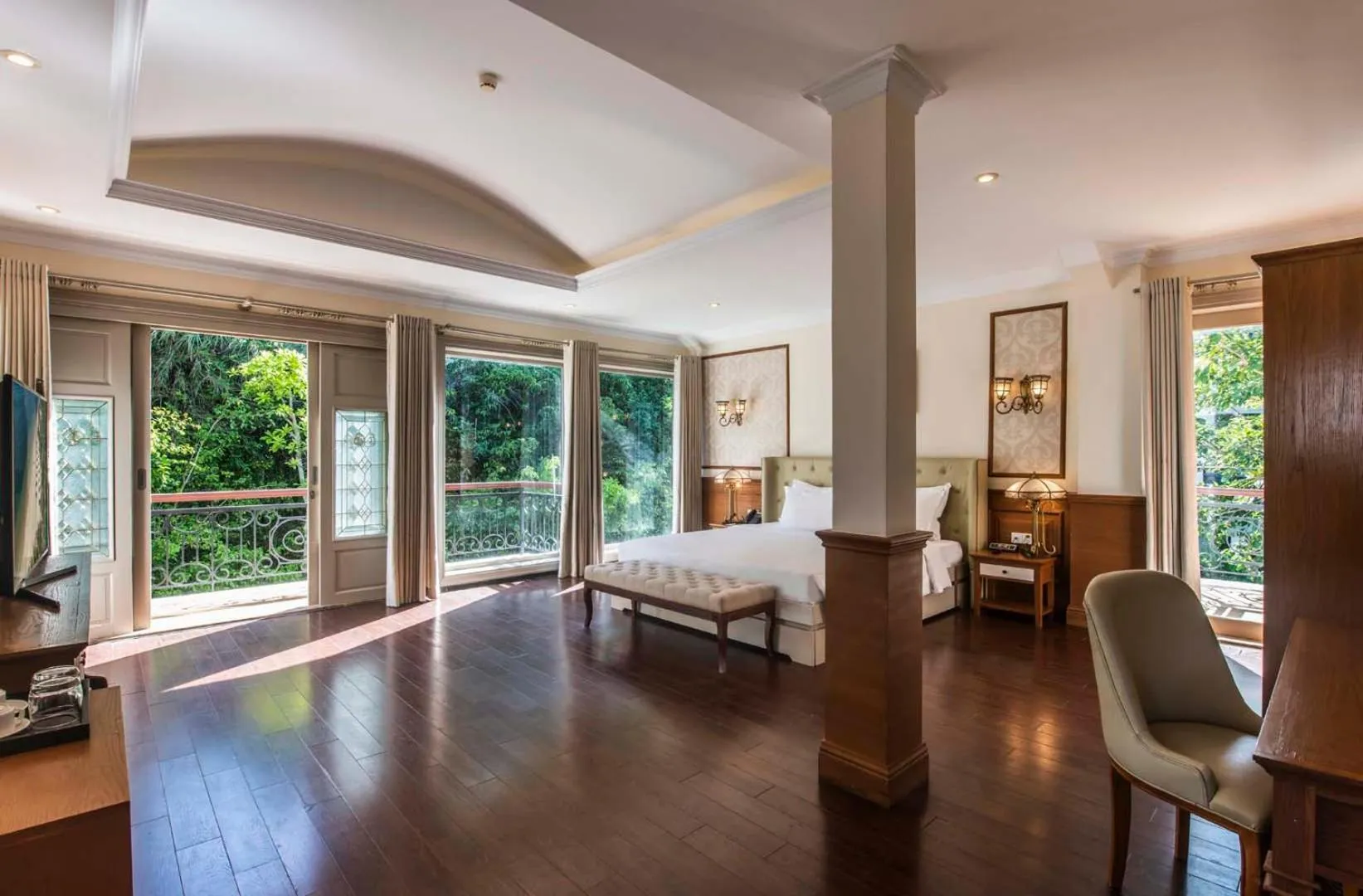 Bed in Hon Tam Resort