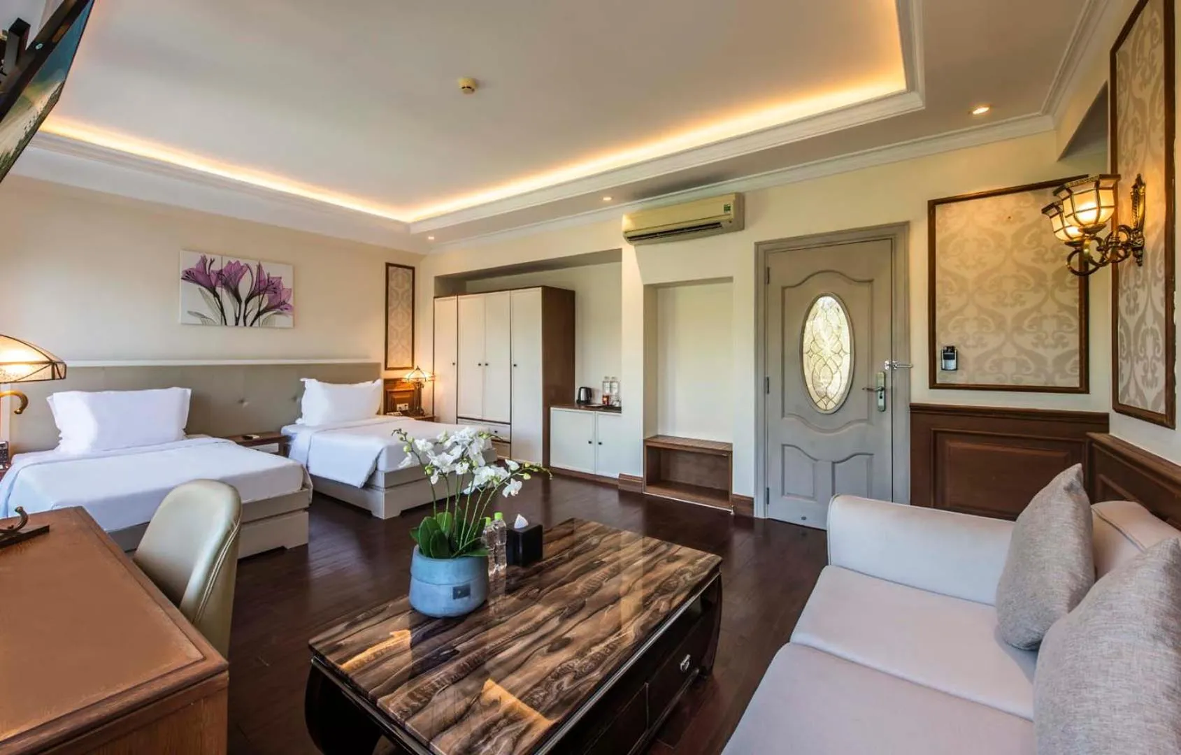 Bedroom, Bed in Hon Tam Resort