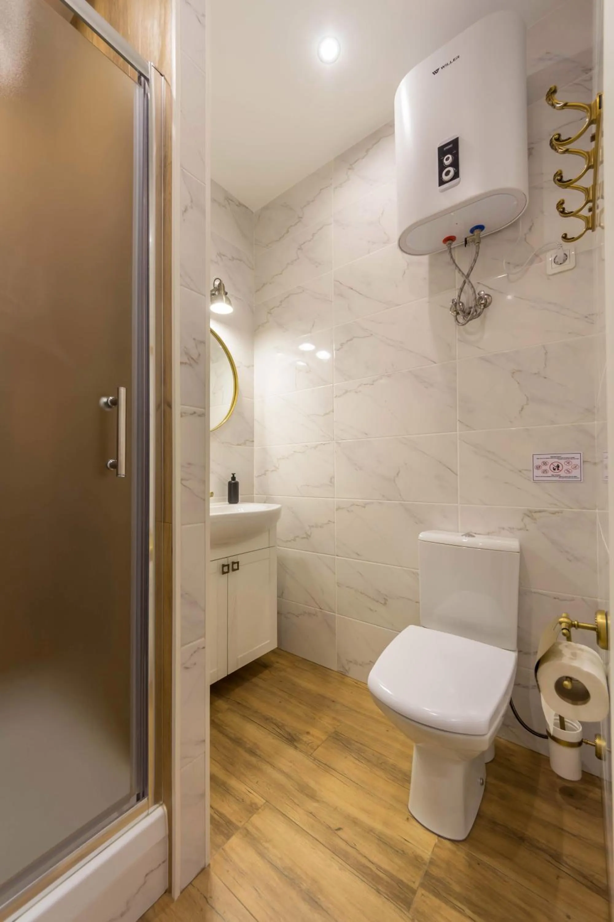 Shower in Central Dayflat Apartments