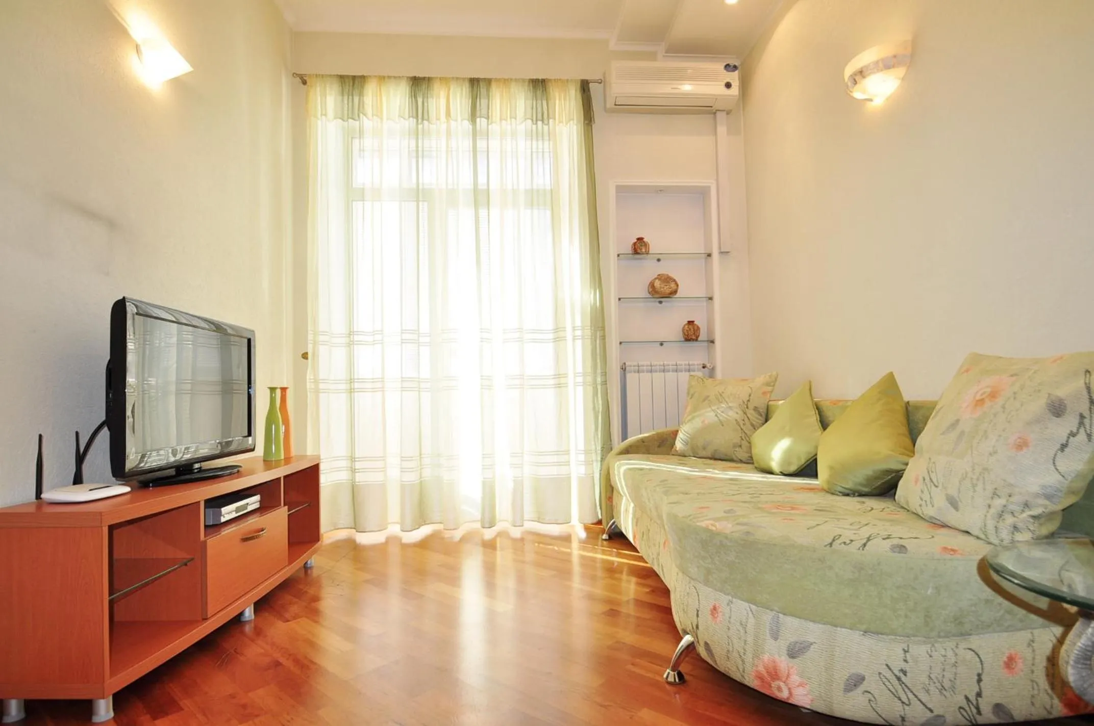 TV and multimedia in Central Dayflat Apartments