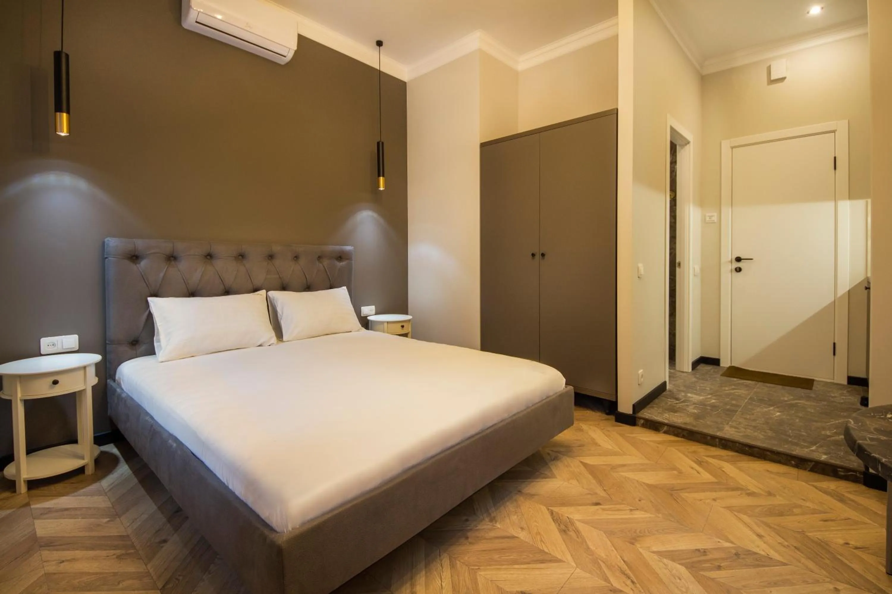 Photo of the whole room, Bed in Central Dayflat Apartments