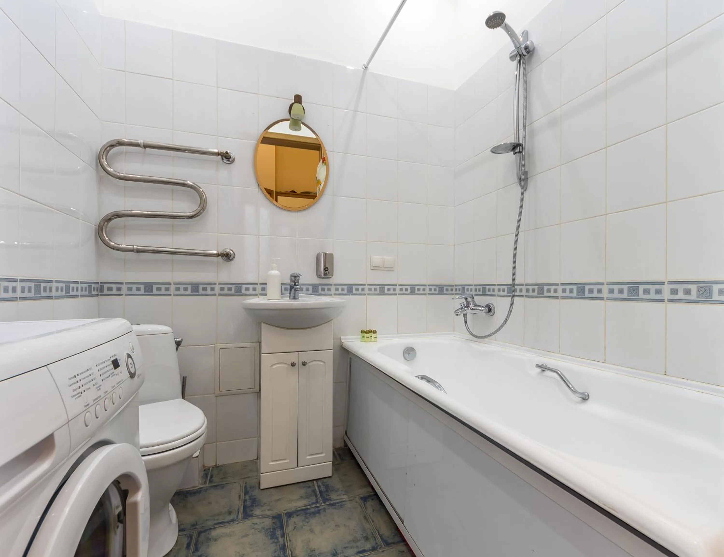 Shower in Central Dayflat Apartments