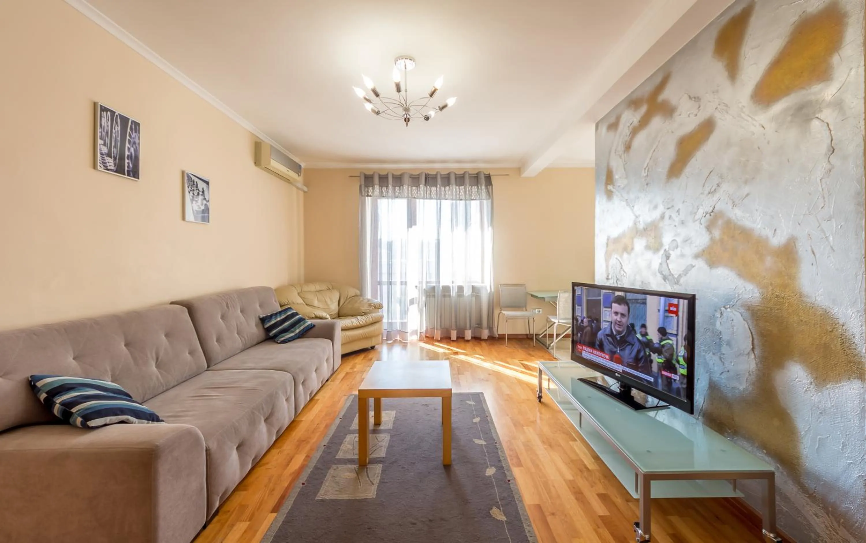 TV and multimedia in Central Dayflat Apartments