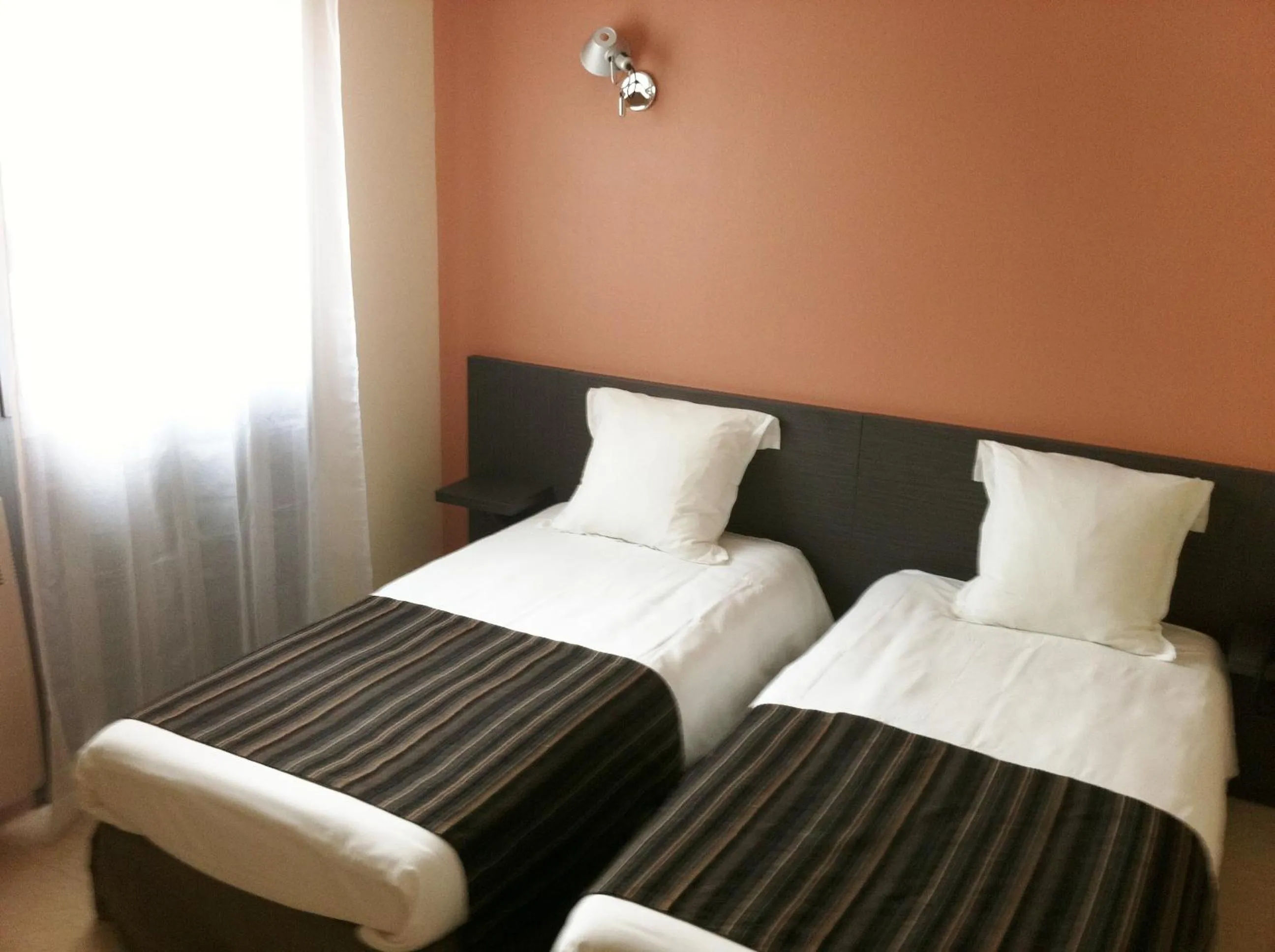 Photo of the whole room, Bed in Fasthôtel Le Râle Des Genêts - Un hôtel FH Collection