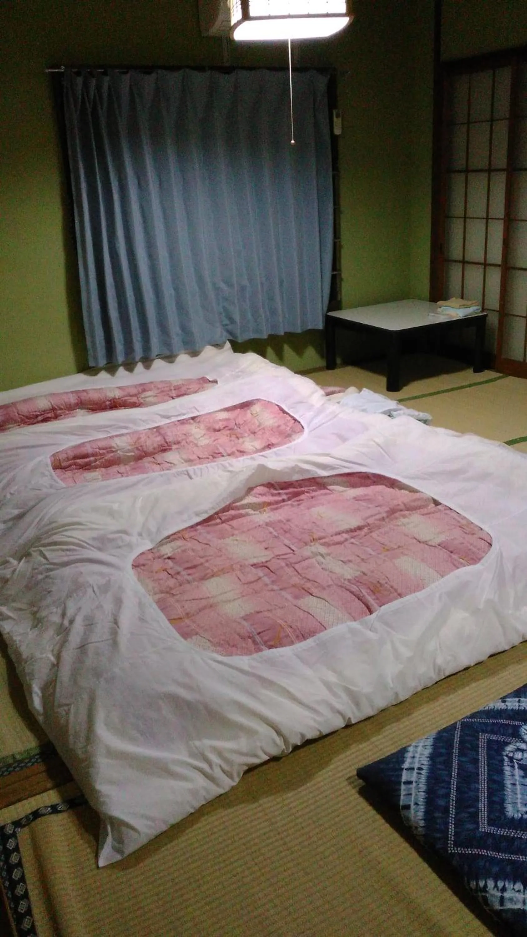 Bed in Minshuku Takahashi Kashibuneten