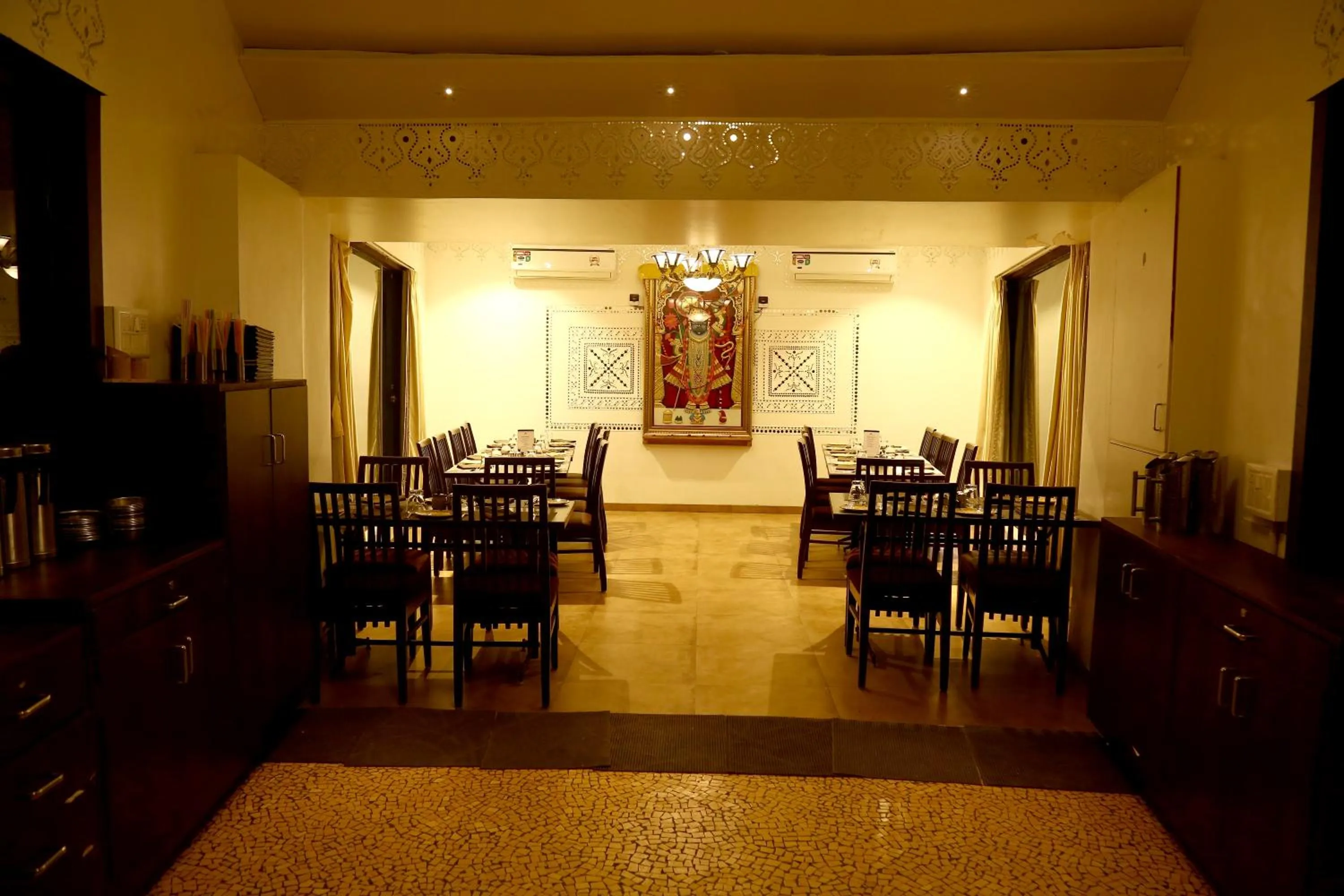Restaurant/places to eat in Nirali Resorts