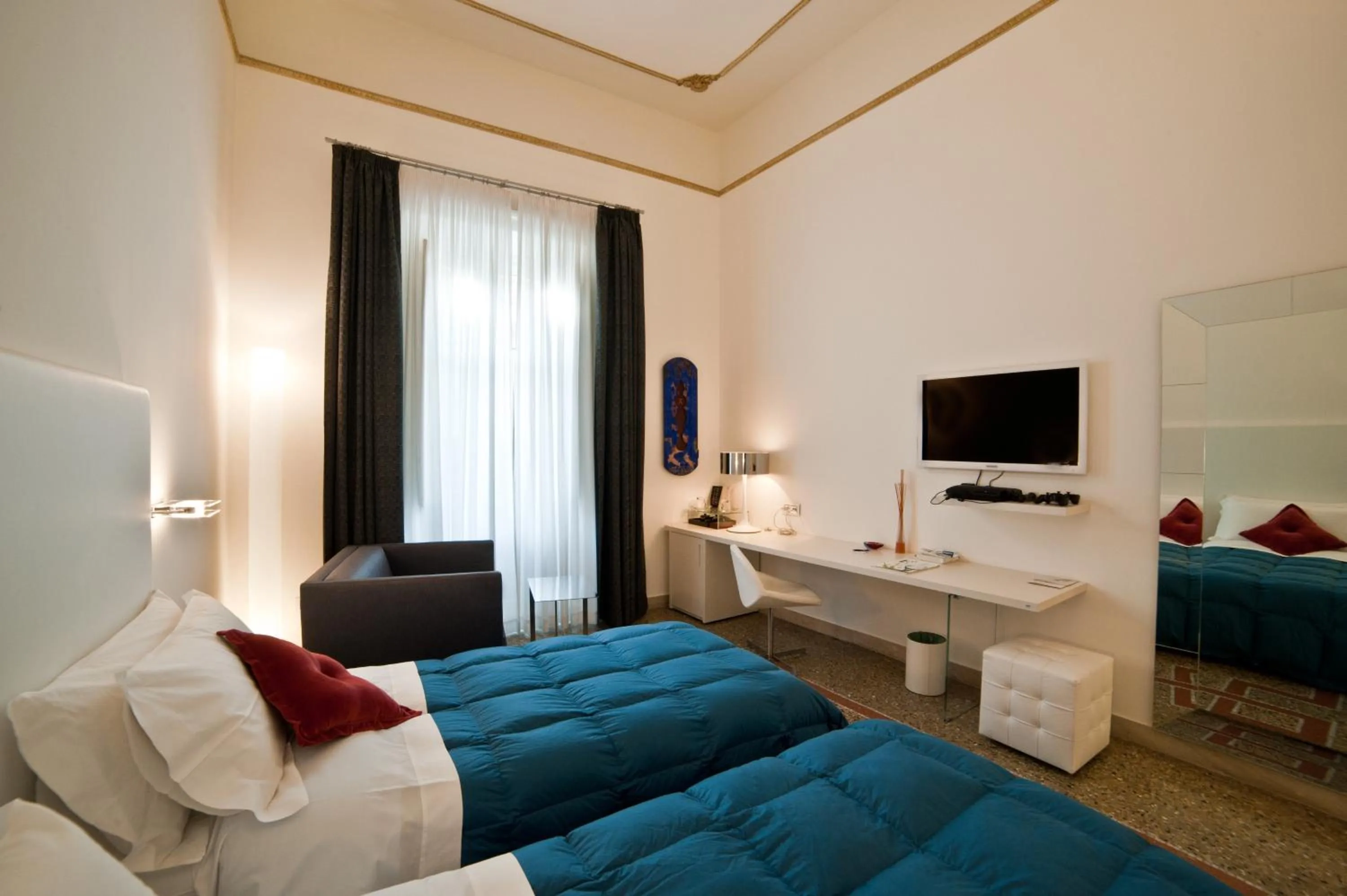 Day, Bed in Town House Cavour