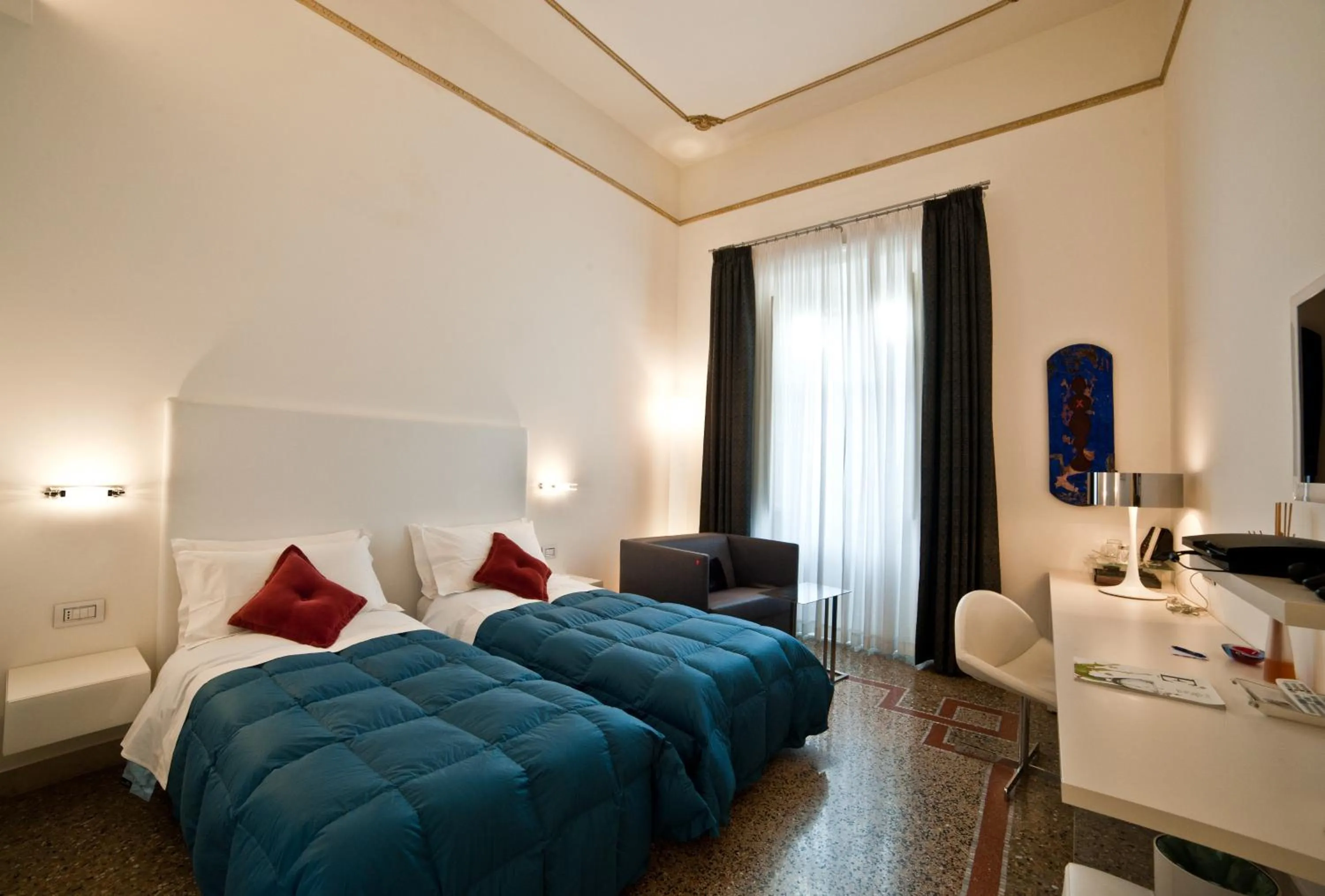 Day, Bed in Town House Cavour