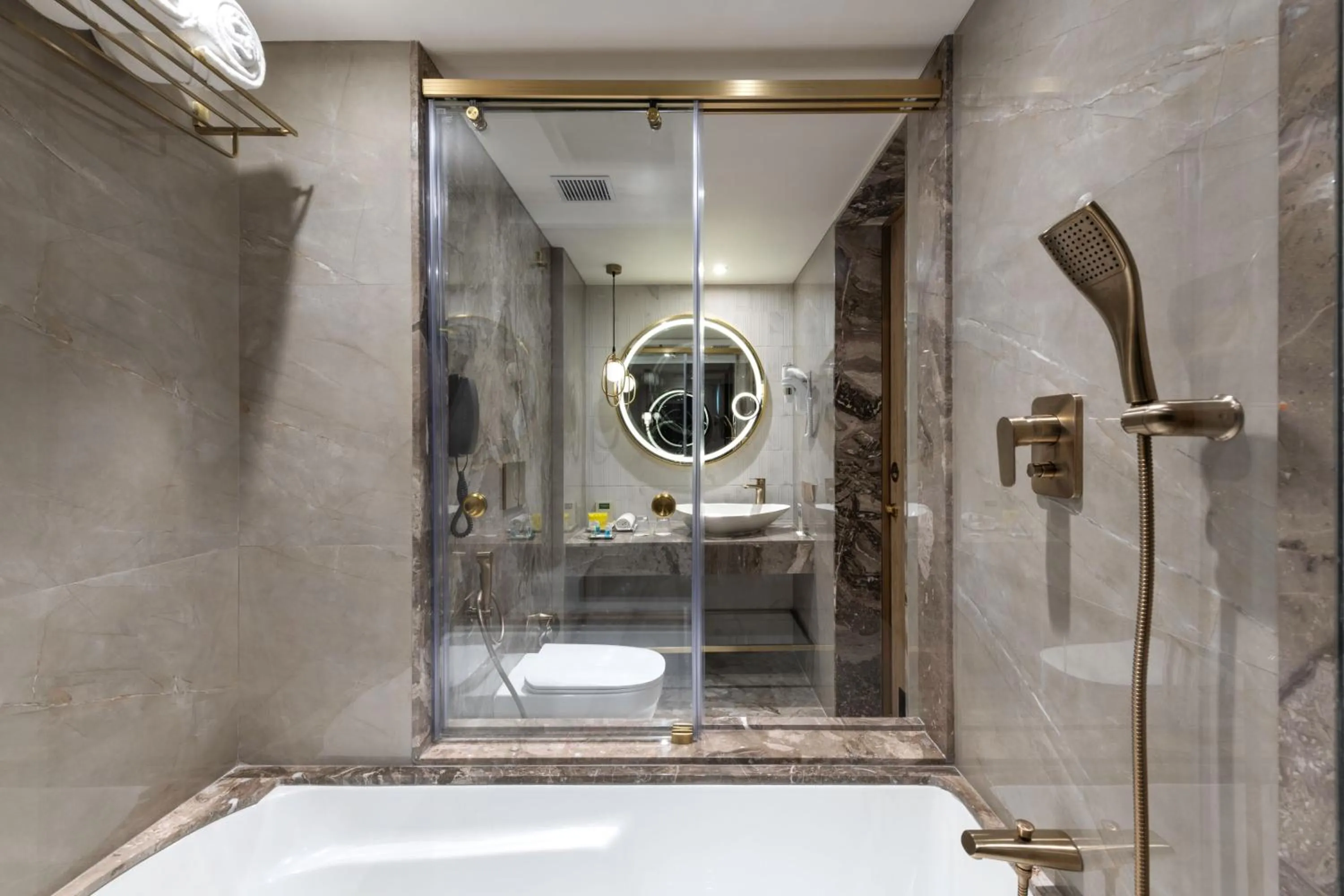 Toilet in The Regenza By Tunga