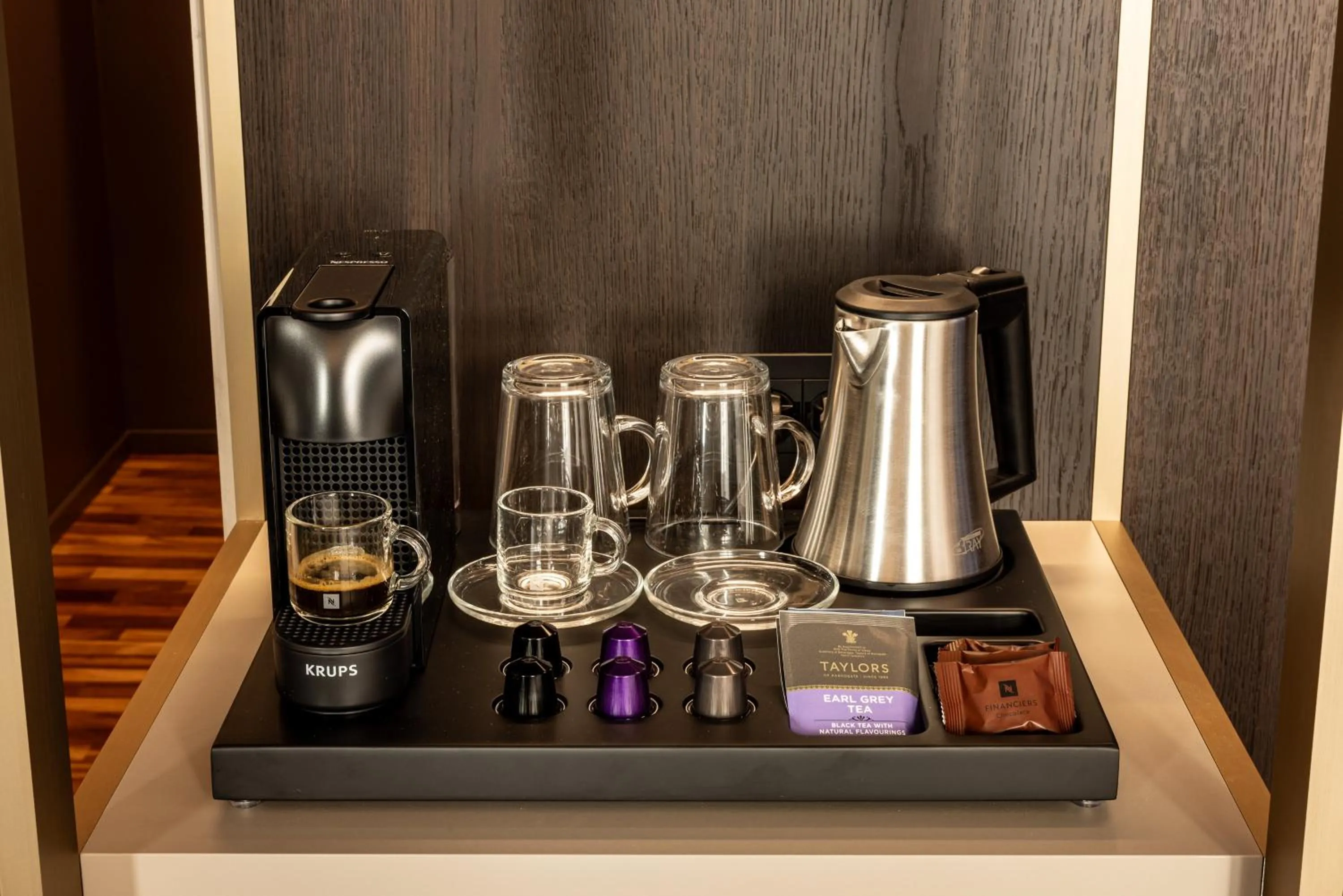 Food and drinks in Aramis Deluxe Rooms