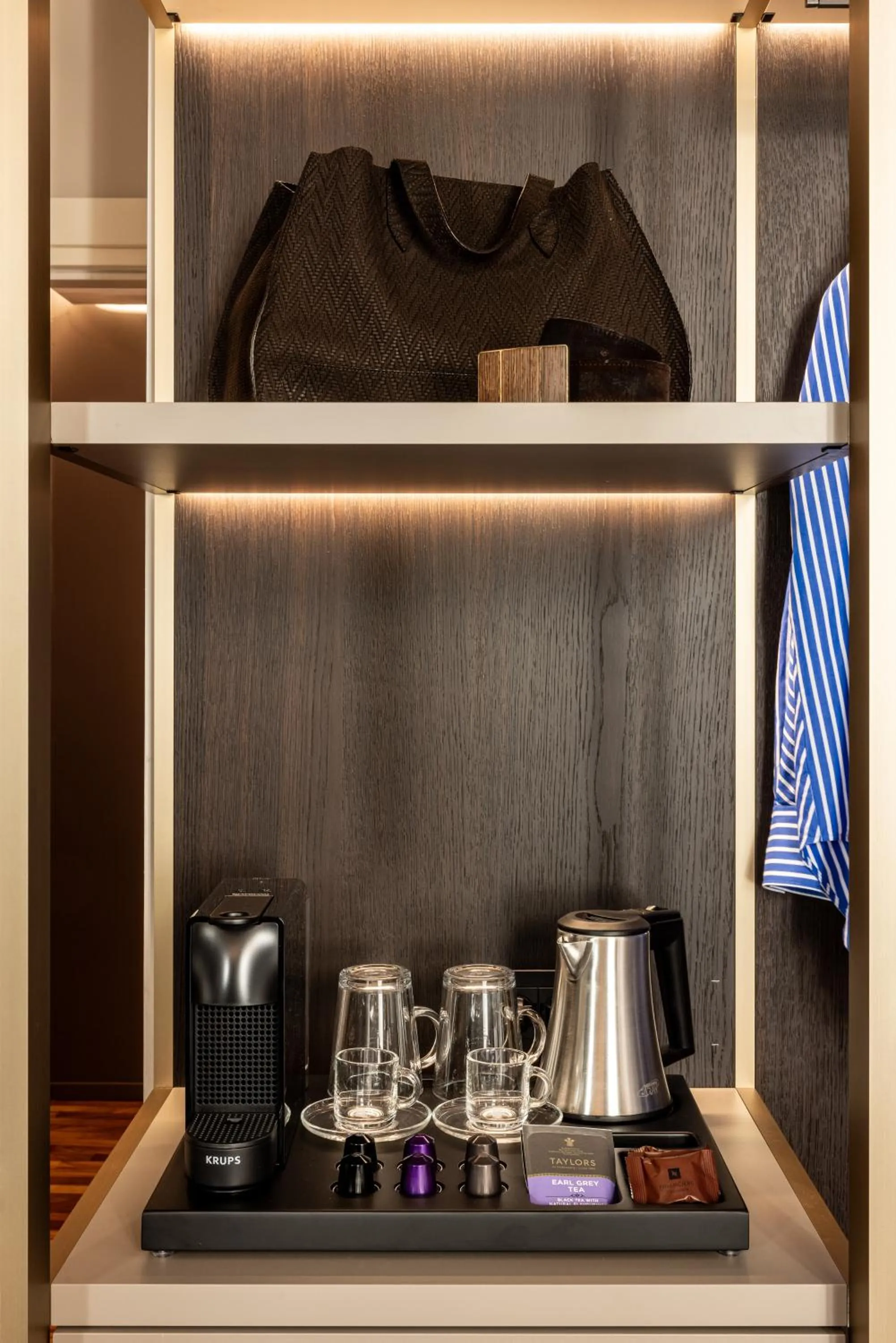 Food and drinks in Aramis Deluxe Rooms