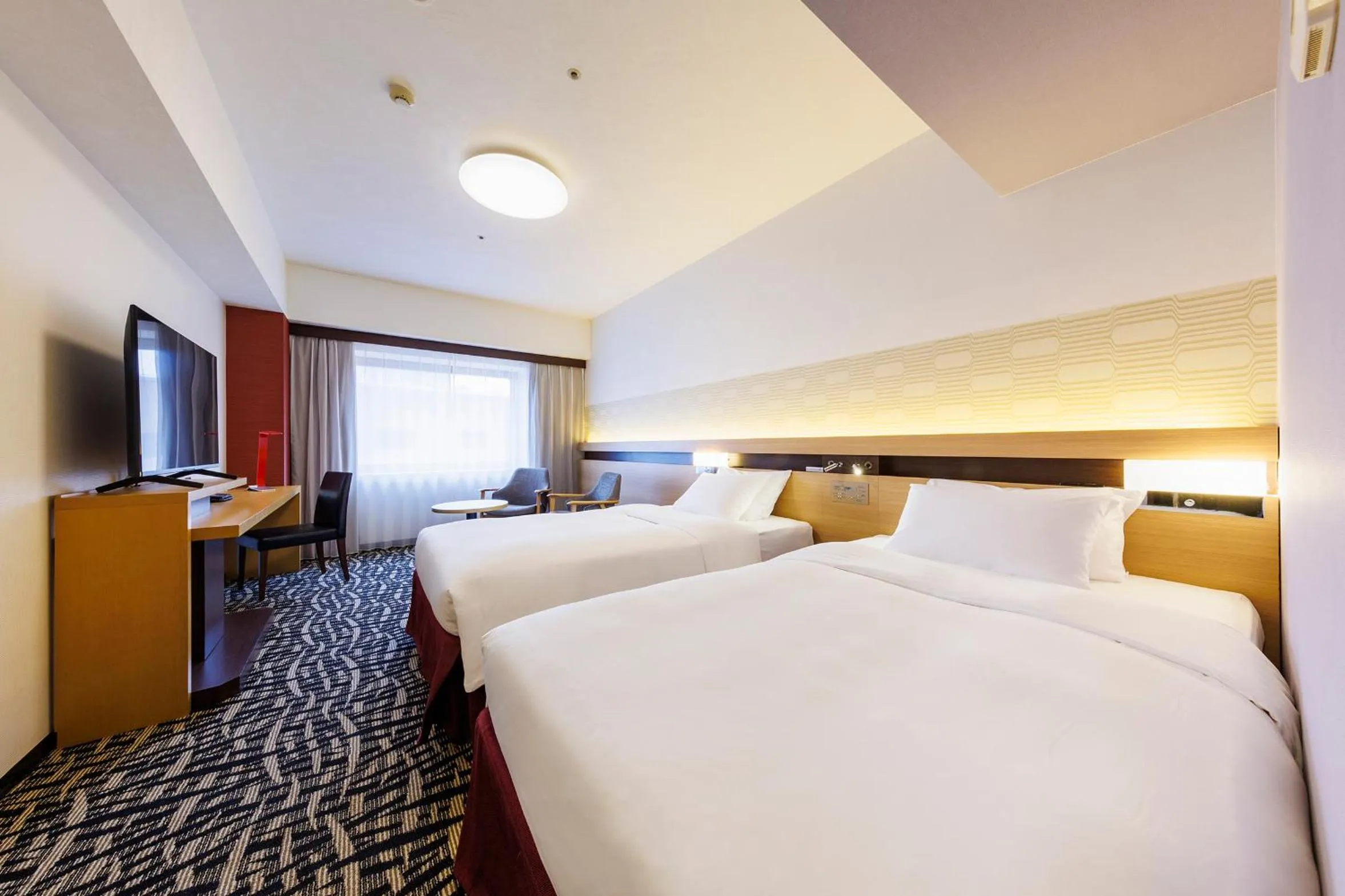 Photo of the whole room, Bed in Hotel Metropolitan Edmont Tokyo