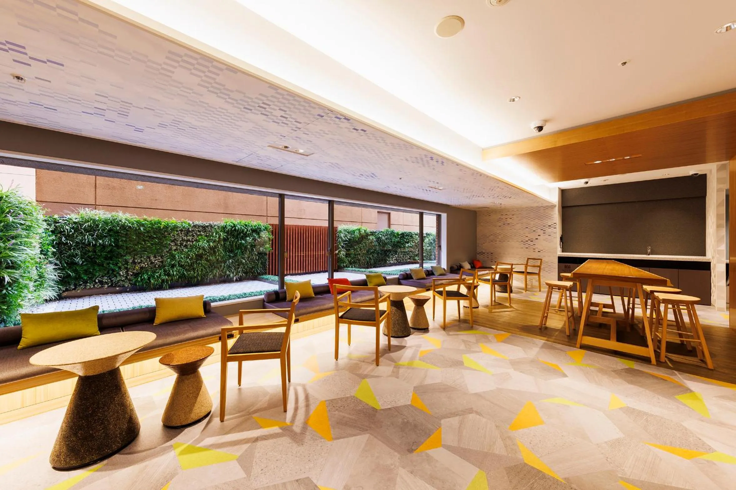 Communal lounge/ TV room in Hotel Metropolitan Edmont Tokyo