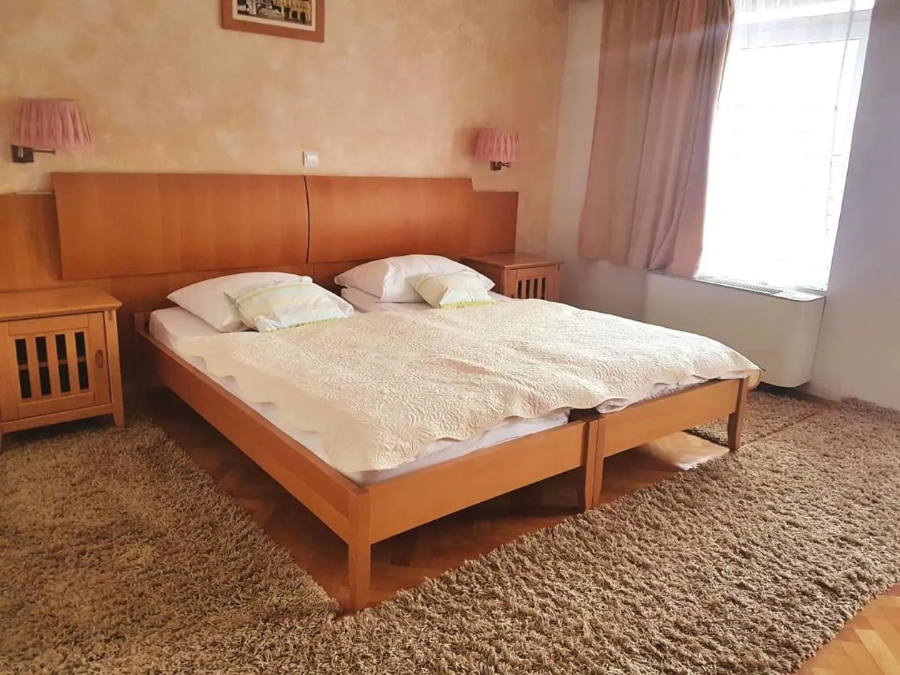 Bed in Hotel Millennium